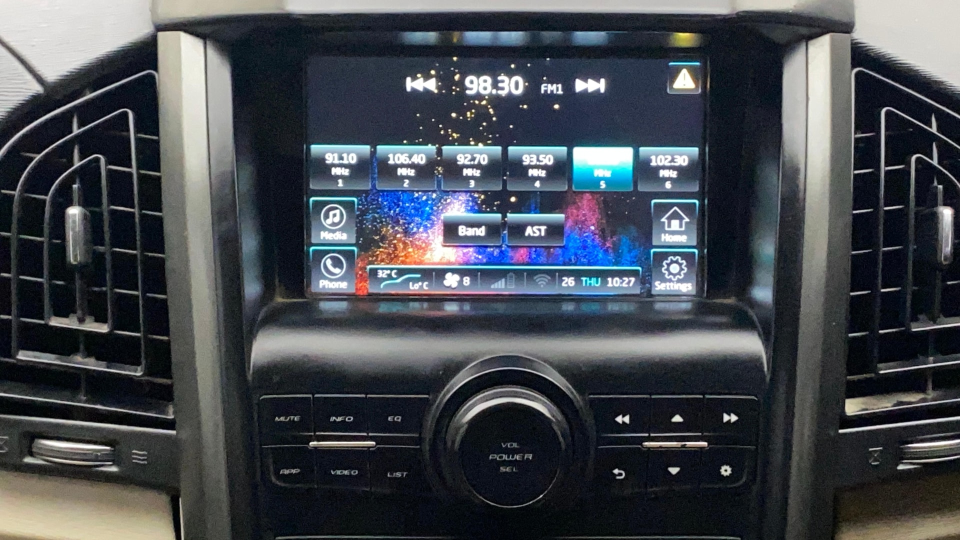 View 2019 Mahindra XUV500 W10 FWD AT Image 45 Used 2019 Mahindra XUV500 W10 FWD AT Image 45