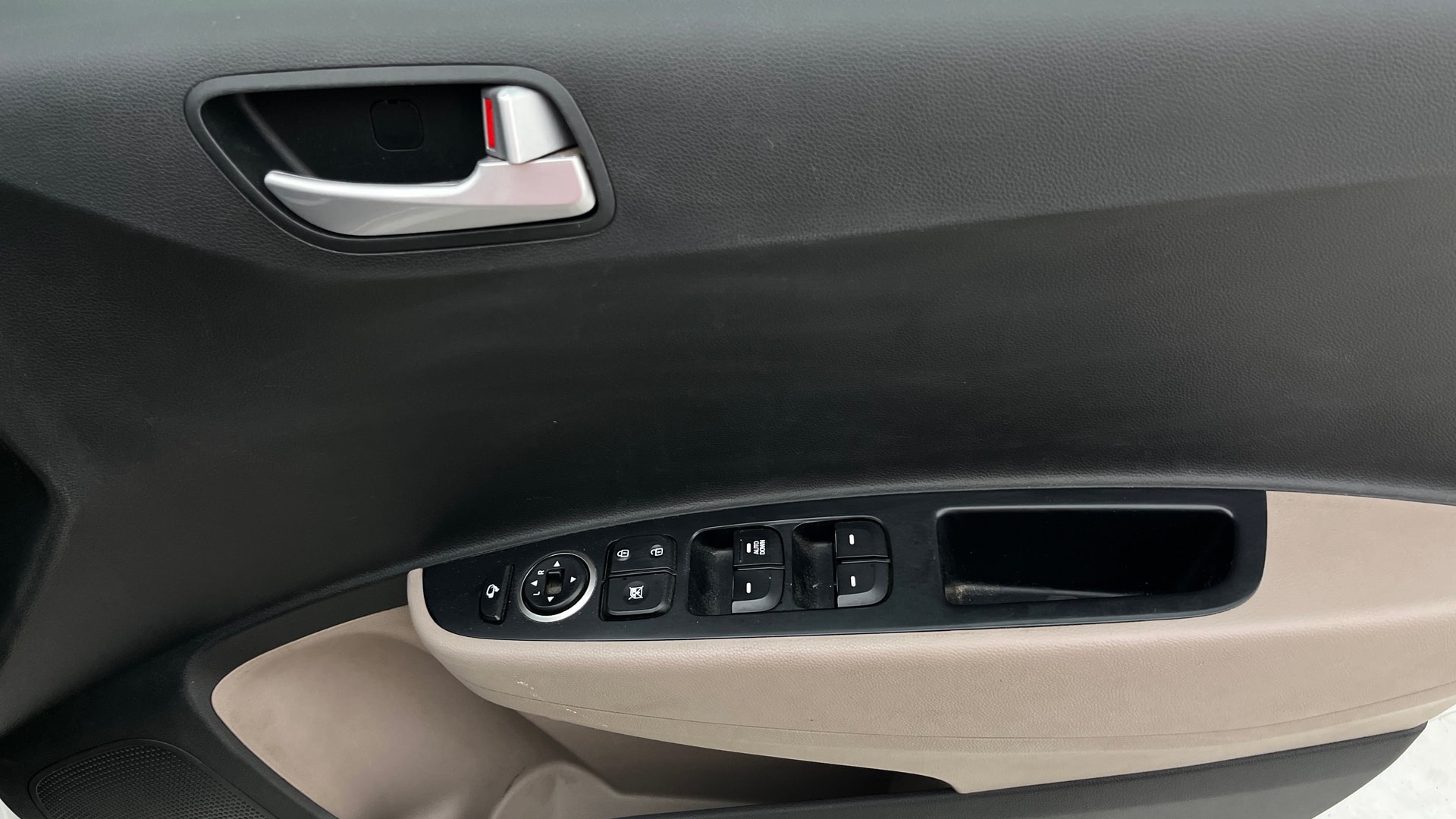 View 2019 Hyundai Grand i10 Sportz 1.2 Kappa Image 38 Used 2019 Hyundai Grand i10 Sportz 1.2 Kappa Image 38