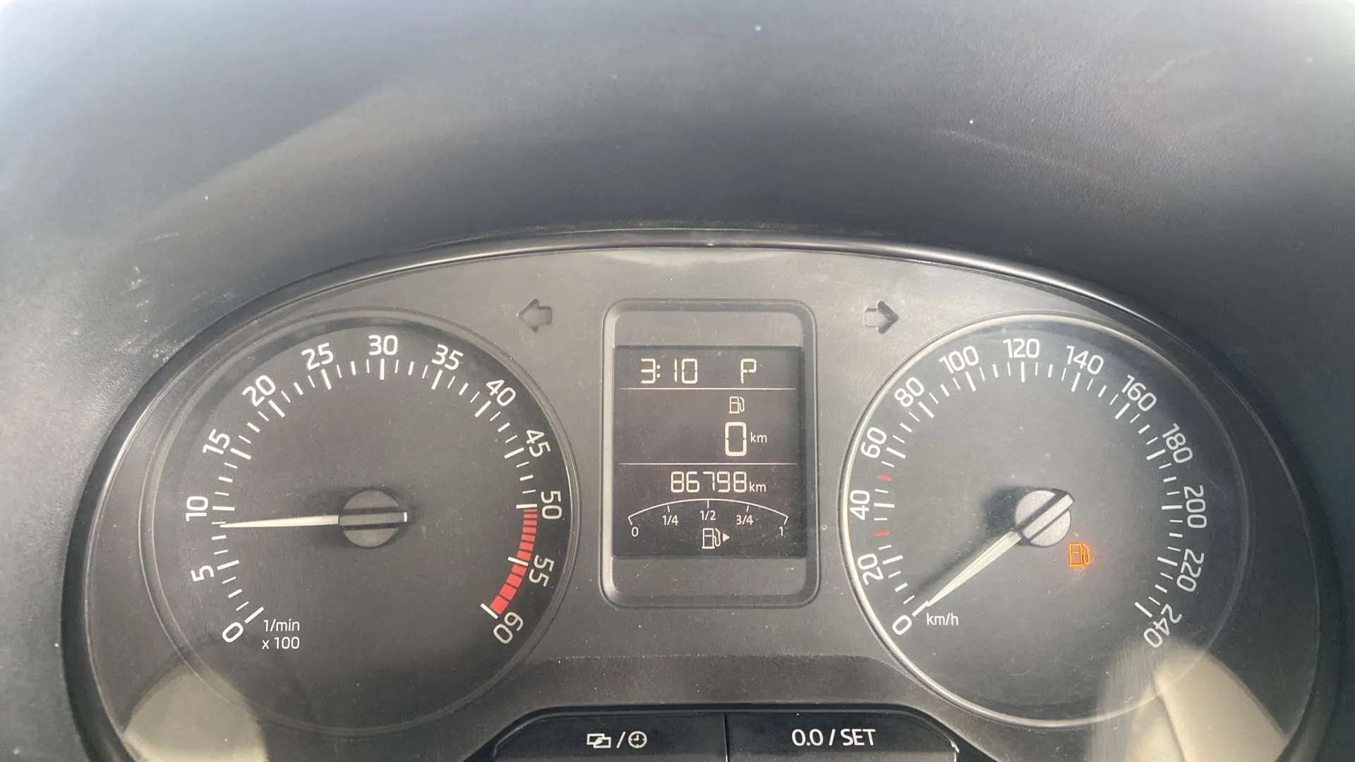 View 2017 Skoda Rapid 1.5 TDI CR Style AT BS IV Image 18 Used 2017 Skoda Rapid 1.5 TDI CR Style AT BS IV Image 18
