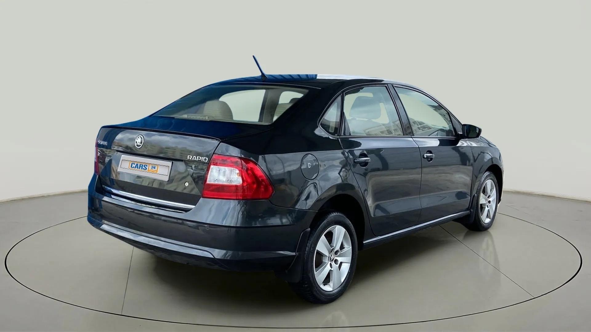 View 2017 Skoda Rapid 1.5 TDI CR Style AT BS IV Image 23 Used 2017 Skoda Rapid 1.5 TDI CR Style AT BS IV Image 23