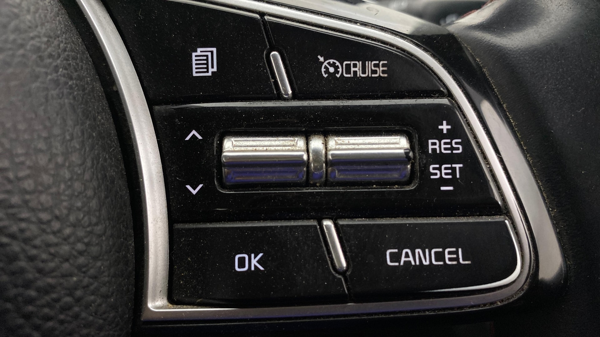 View 2022 Kia Seltos GTX Plus AT Diesel Image 3 Used 2022 Kia Seltos GTX Plus AT Diesel Image 3
