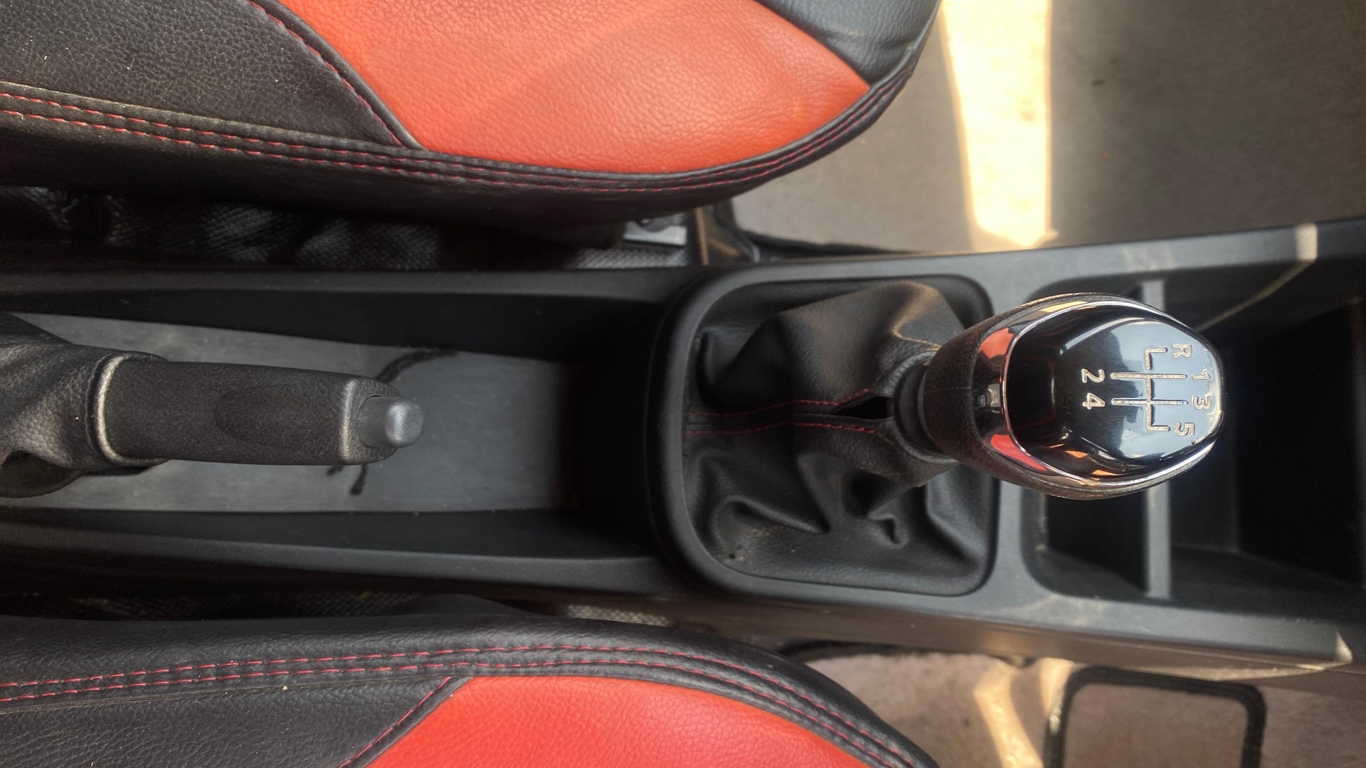 View 2022 Renault Kwid RXT 1.0 Image 38 Used 2022 Renault Kwid RXT 1.0 Image 38