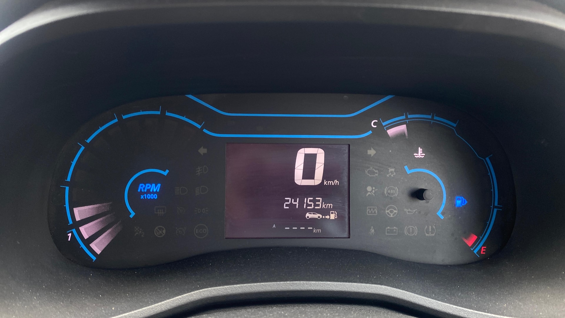 View 2022 Renault Kwid RXT 1.0 Image 34 Used 2022 Renault Kwid RXT 1.0 Image 34