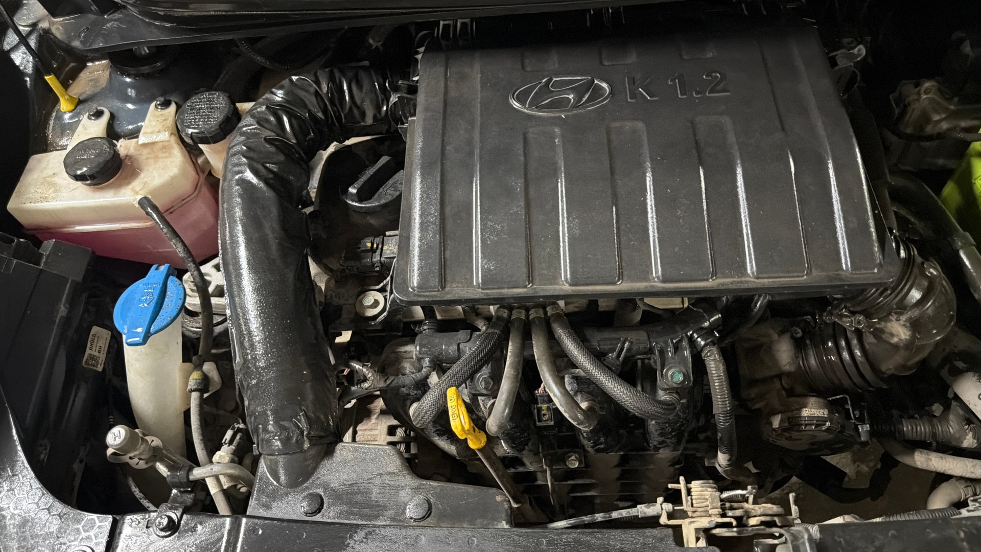 View 2022 Hyundai Aura SX MT CNG Image 3 Used 2022 Hyundai Aura SX MT CNG Image 3