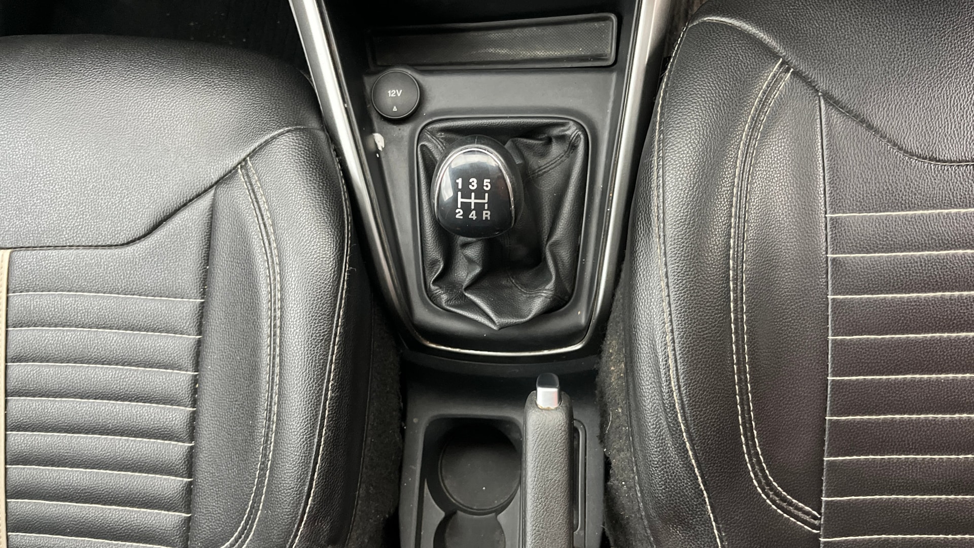 View 2020 Ford EcoSport 1.5 TDCi Diesel Ambiente BS IV Image 39 Used 2020 Ford EcoSport 1.5 TDCi Diesel Ambiente BS IV Image 39