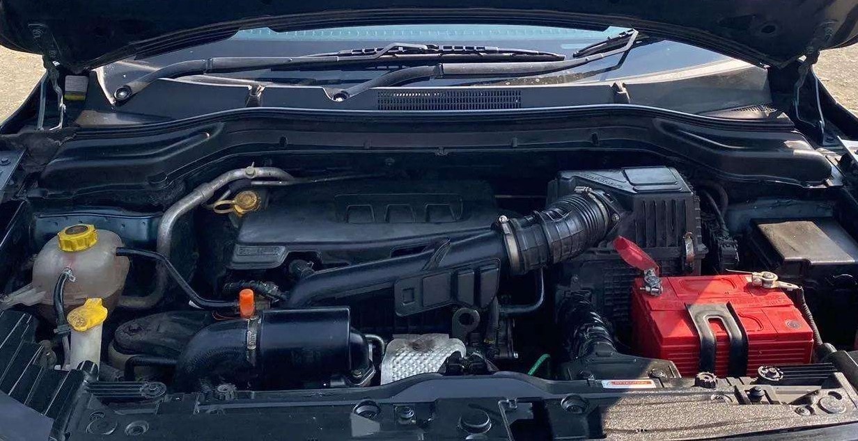 View 2020 Mahindra XUV300 W4 Petrol BS IV Image 16 Used 2020 Mahindra XUV300 W4 Petrol BS IV Image 16