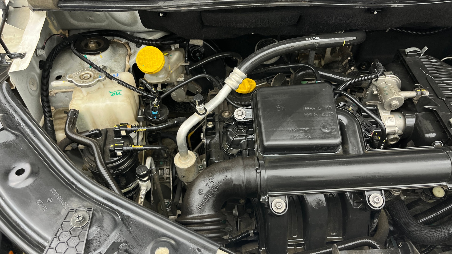View 2022 Nissan Magnite XV Image 3 Used 2022 Nissan Magnite XV Image 3