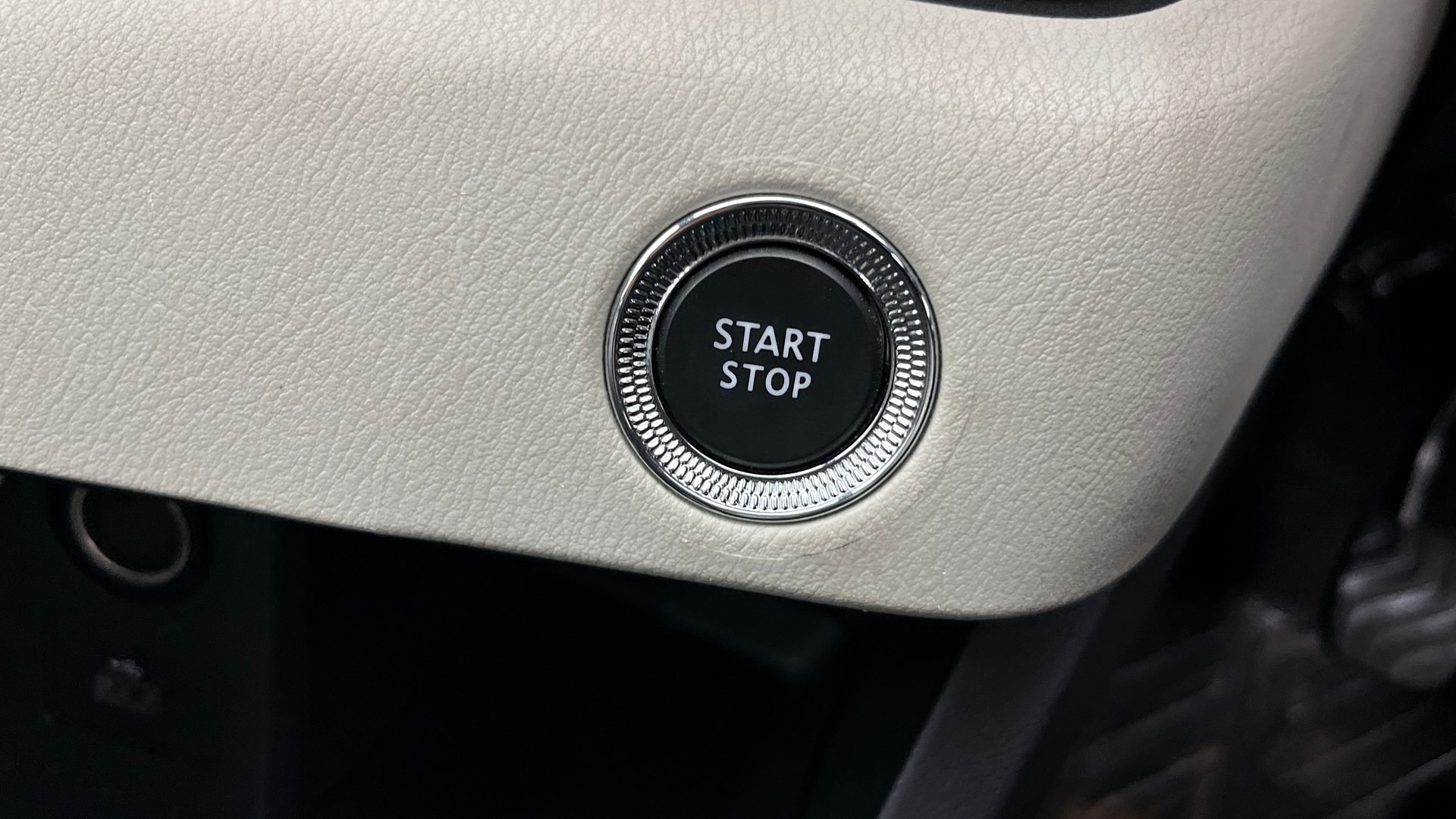 View 2022 Nissan Magnite XV Image 34 Used 2022 Nissan Magnite XV Image 34
