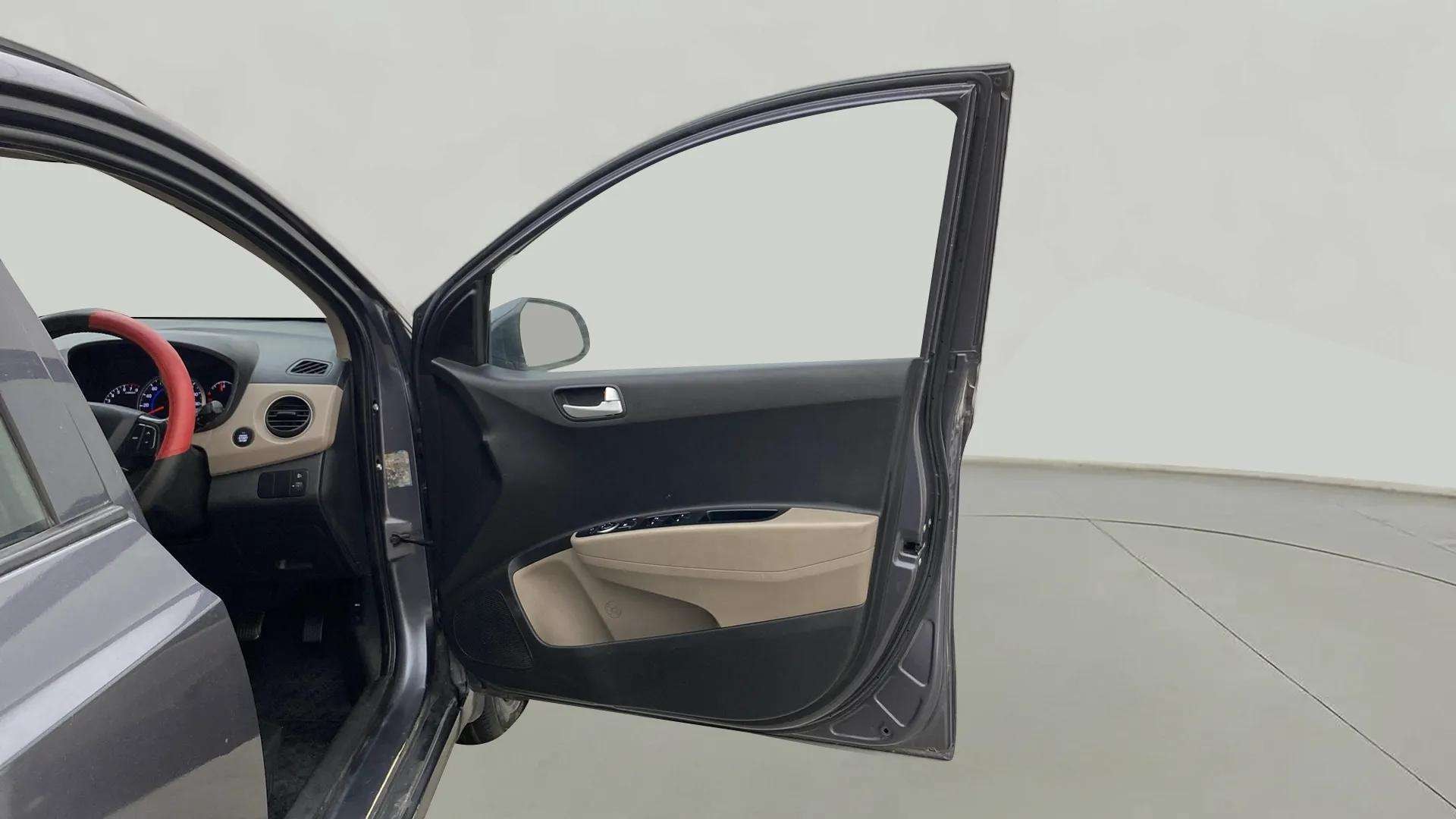 View 2014 Hyundai Grand i10 1.2 Asta Petrol Image 44 Used 2014 Hyundai Grand i10 1.2 Asta Petrol Image 44
