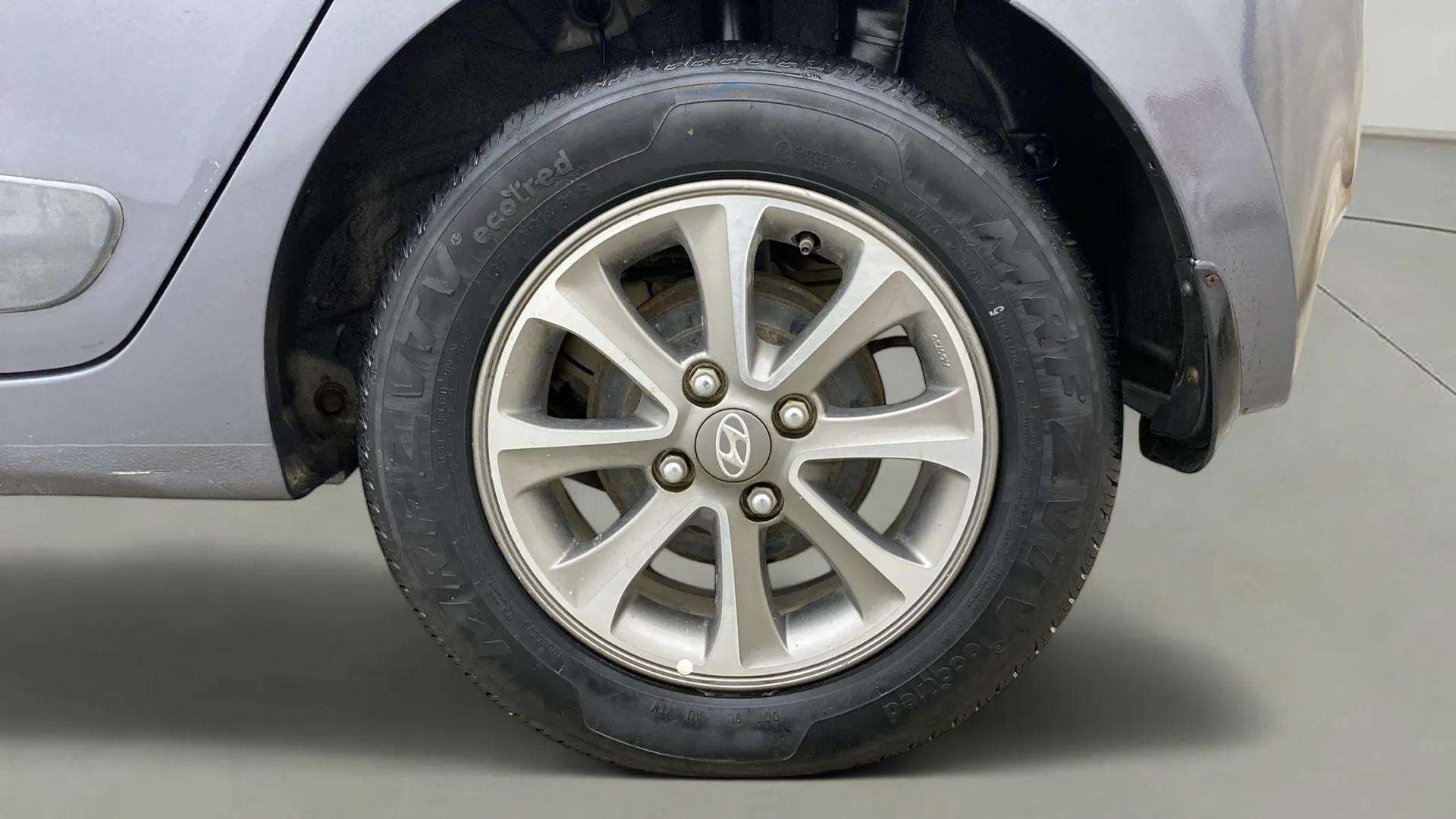 View 2014 Hyundai Grand i10 1.2 Asta Petrol Image 11 Used 2014 Hyundai Grand i10 1.2 Asta Petrol Image 11