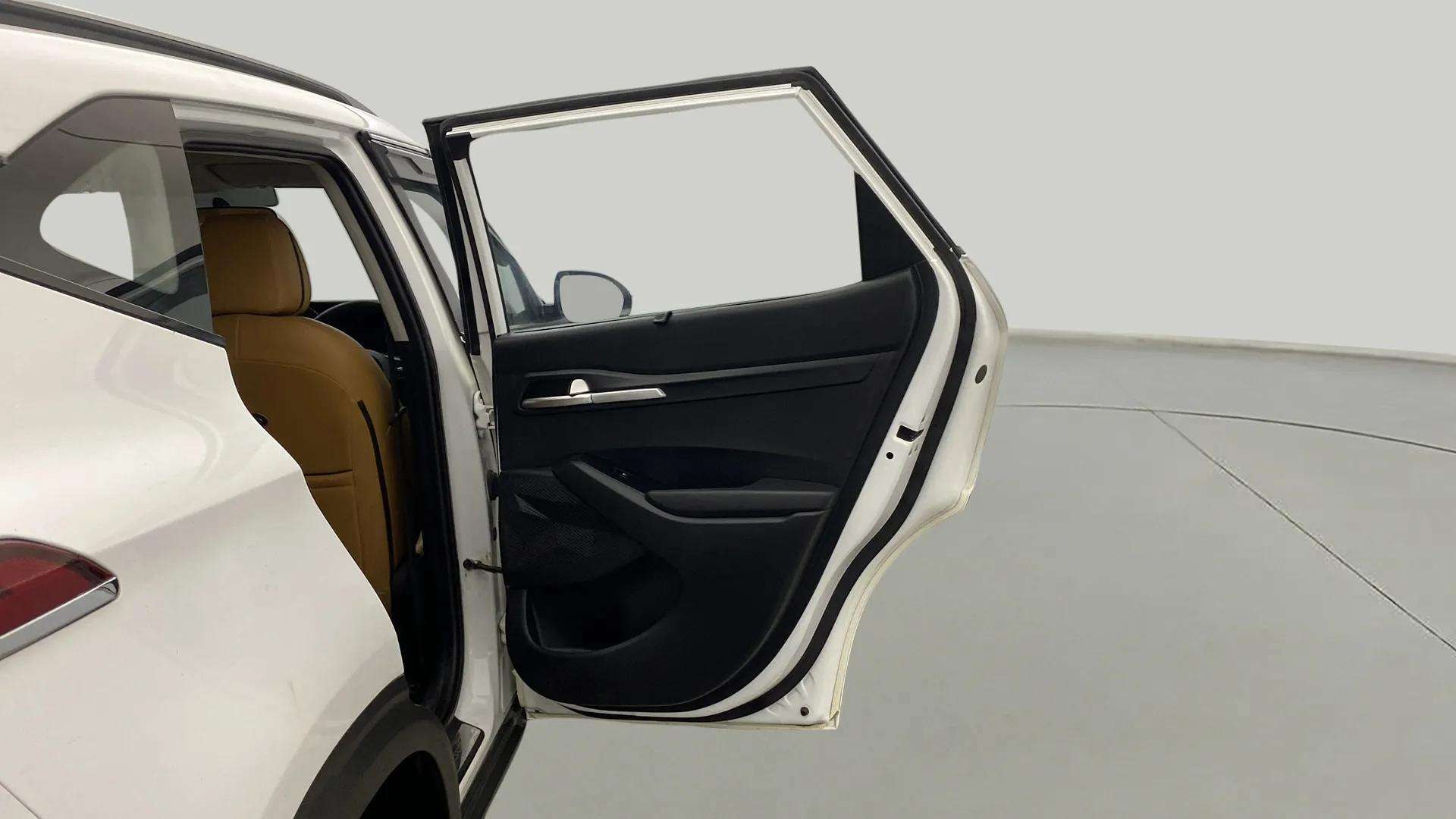 View 2019 Kia Seltos HTK Plus AT Diesel Image 6 Used 2019 Kia Seltos HTK Plus AT Diesel Image 6