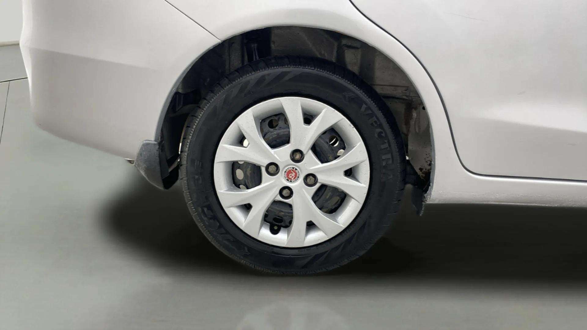 View 2015 Honda Amaze E MT Petrol BS IV Image 30 Used 2015 Honda Amaze E MT Petrol BS IV Image 30