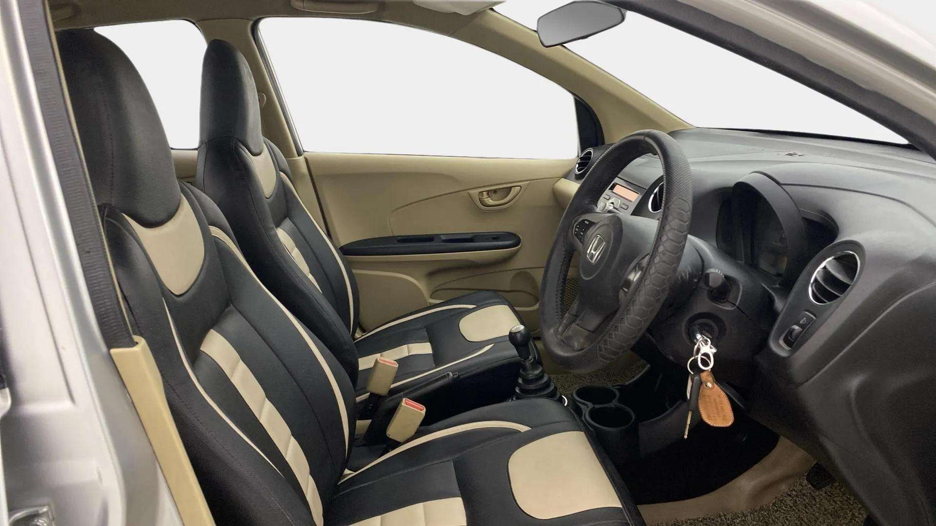 View 2015 Honda Amaze E MT Petrol BS IV Image 15 Used 2015 Honda Amaze E MT Petrol BS IV Image 15