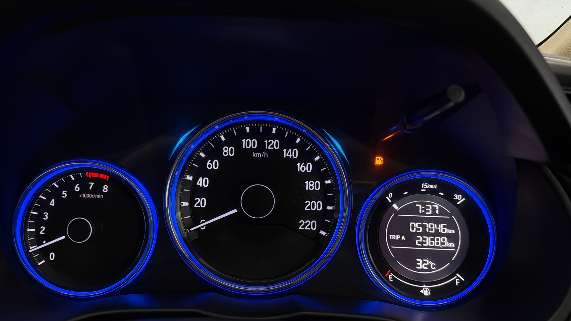 View 2015 Honda City ZX MT Diesel Anniversary Edition Image 35 Used 2015 Honda City ZX MT Diesel Anniversary Edition Image 35