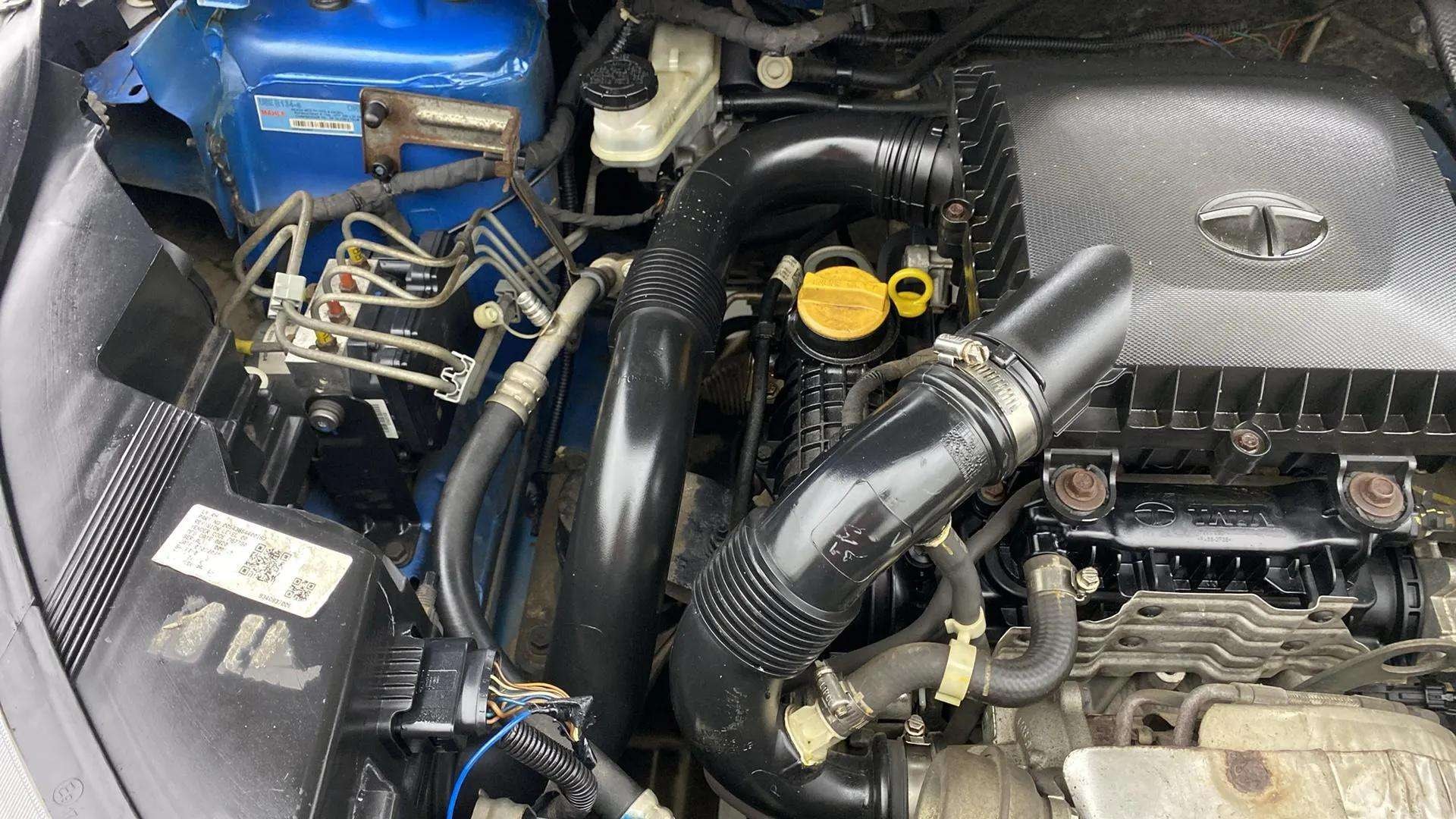 View 2020 Tata Nexon Revotron XE Image 3 Used 2020 Tata Nexon Revotron XE Image 3