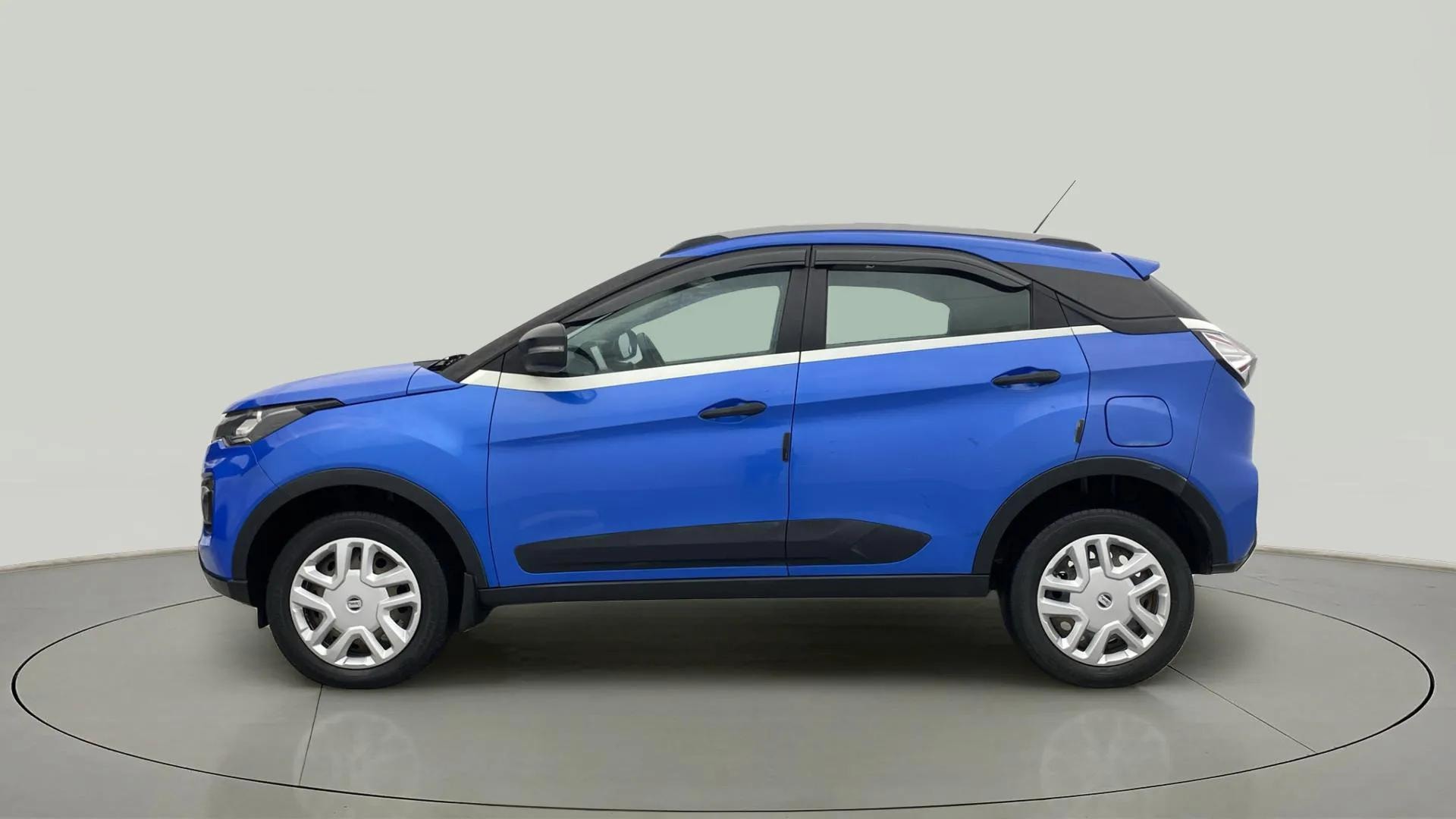 View 2020 Tata Nexon Revotron XE Image 5 Used 2020 Tata Nexon Revotron XE Image 5