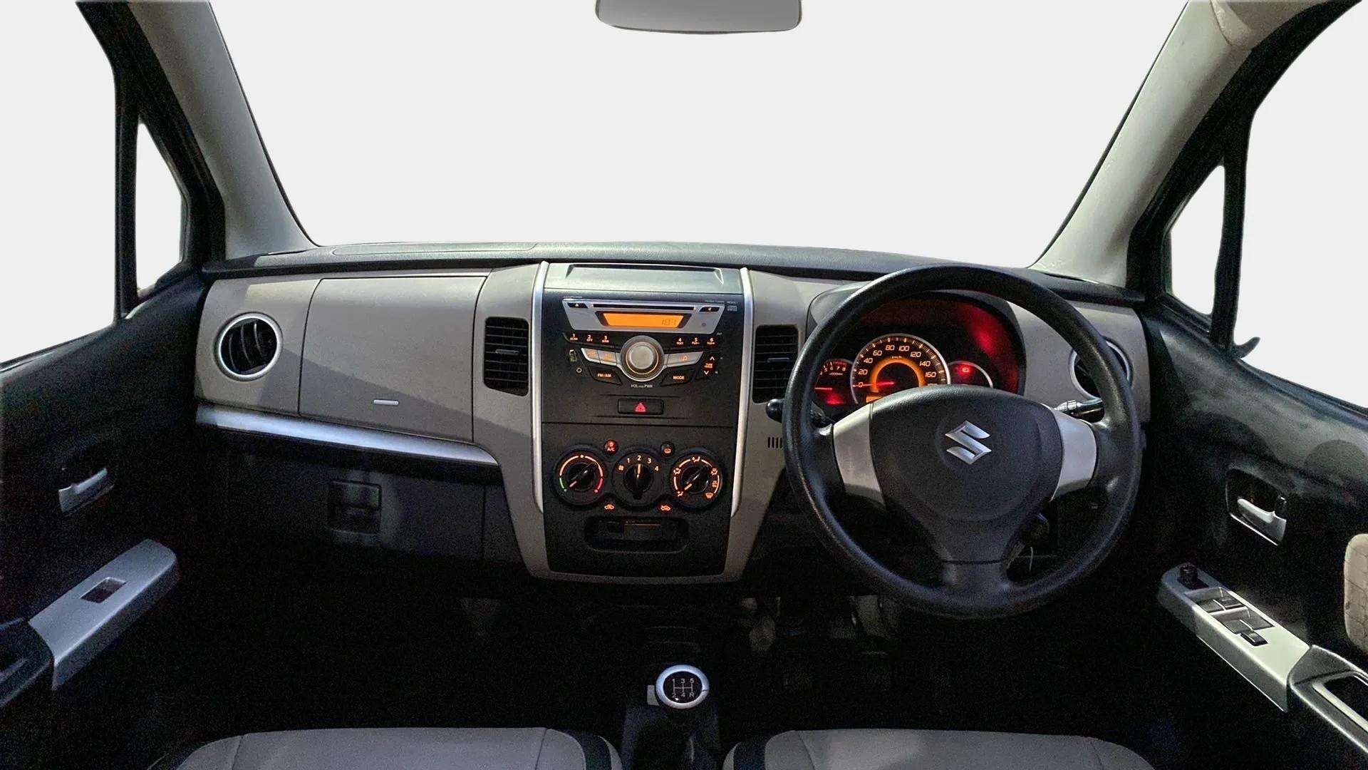 View 2015 Maruti Suzuki 1000 Base Variant Image 8 Used 2015 Maruti Suzuki 1000 Base Variant Image 8