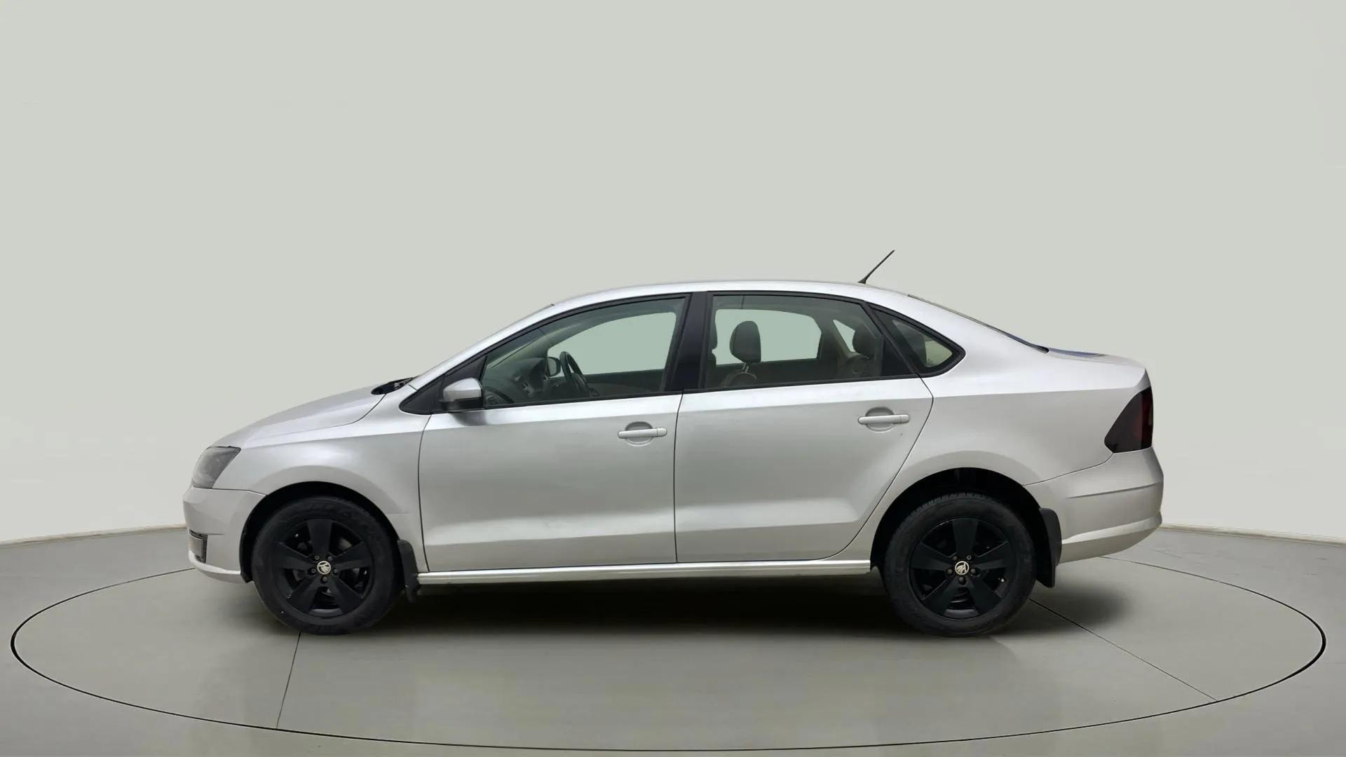 View 2021 Skoda Rapid 1.5 TDI CR Active BS IV Image 5 Used 2021 Skoda Rapid 1.5 TDI CR Active BS IV Image 5