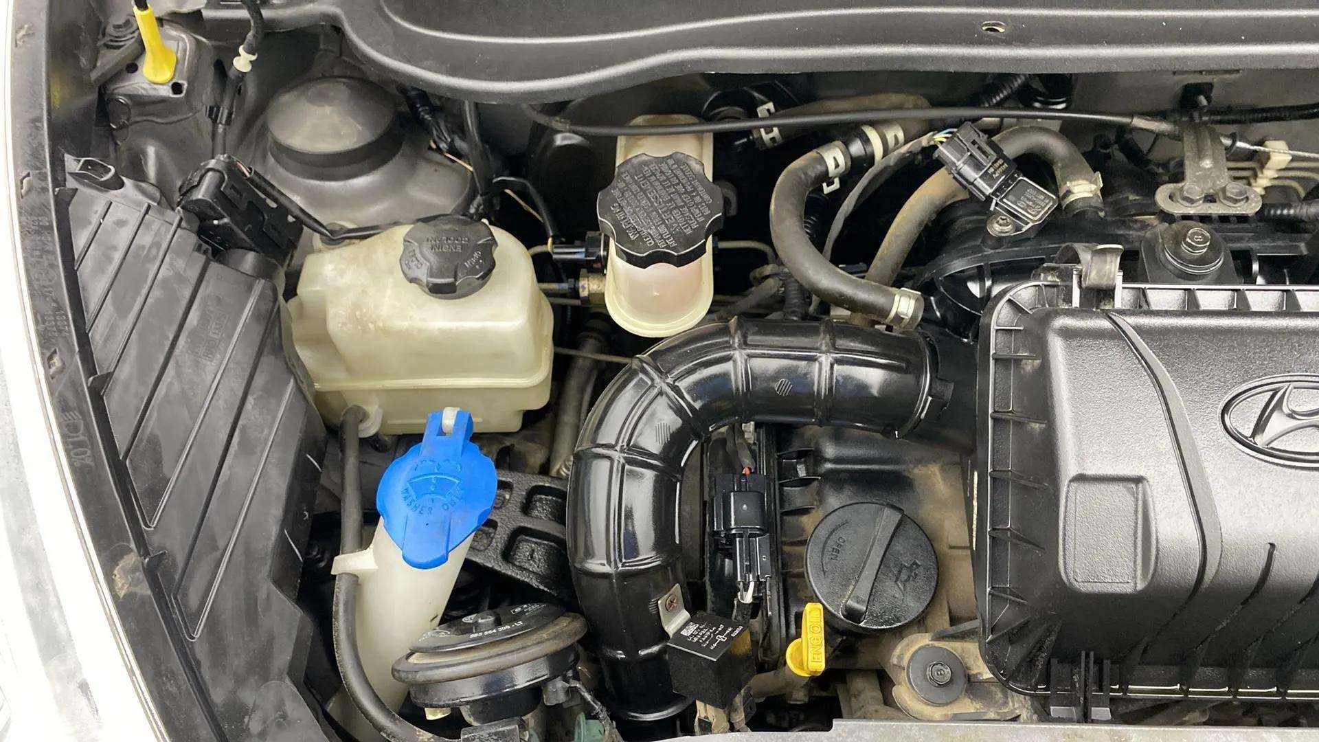 View 2018 Hyundai EON Era Plus Image 3 Used 2018 Hyundai EON Era Plus Image 3