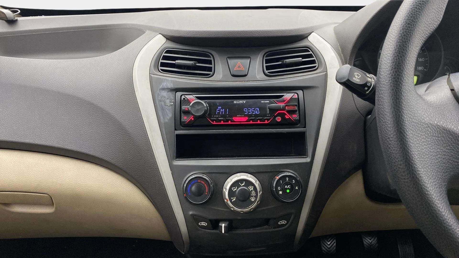 View 2018 Hyundai EON Era Plus Image 17 Used 2018 Hyundai EON Era Plus Image 17