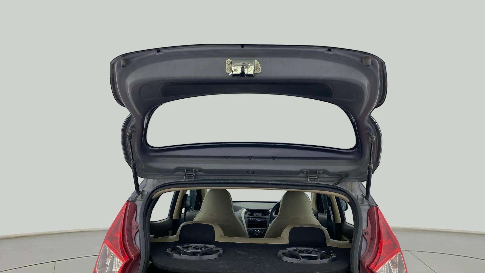 View 2018 Hyundai EON Era Plus Image 16 Used 2018 Hyundai EON Era Plus Image 16