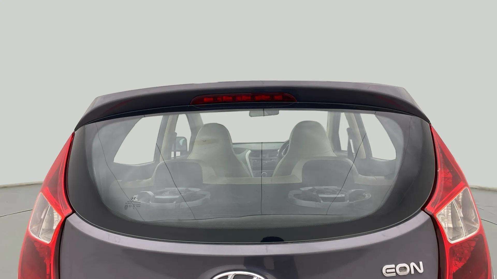 View 2018 Hyundai EON Era Plus Image 4 Used 2018 Hyundai EON Era Plus Image 4