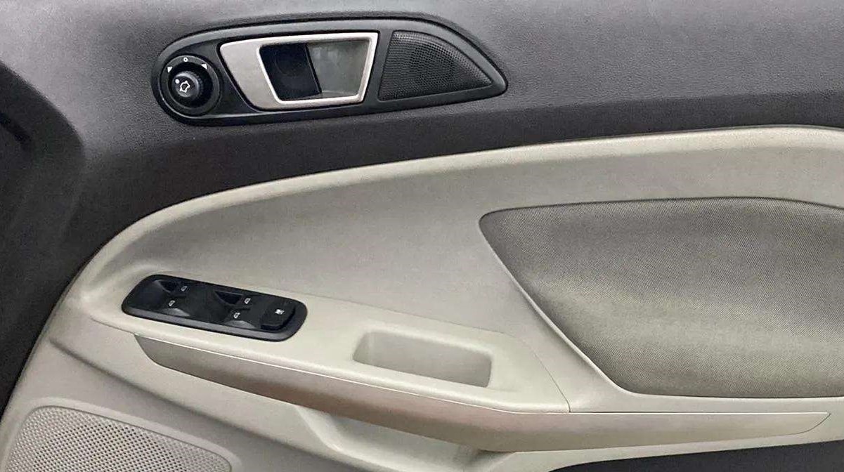 View 2016 Ford EcoSport 1.5 TDCi Diesel Ambiente BS IV Image 31 Used 2016 Ford EcoSport 1.5 TDCi Diesel Ambiente BS IV Image 31