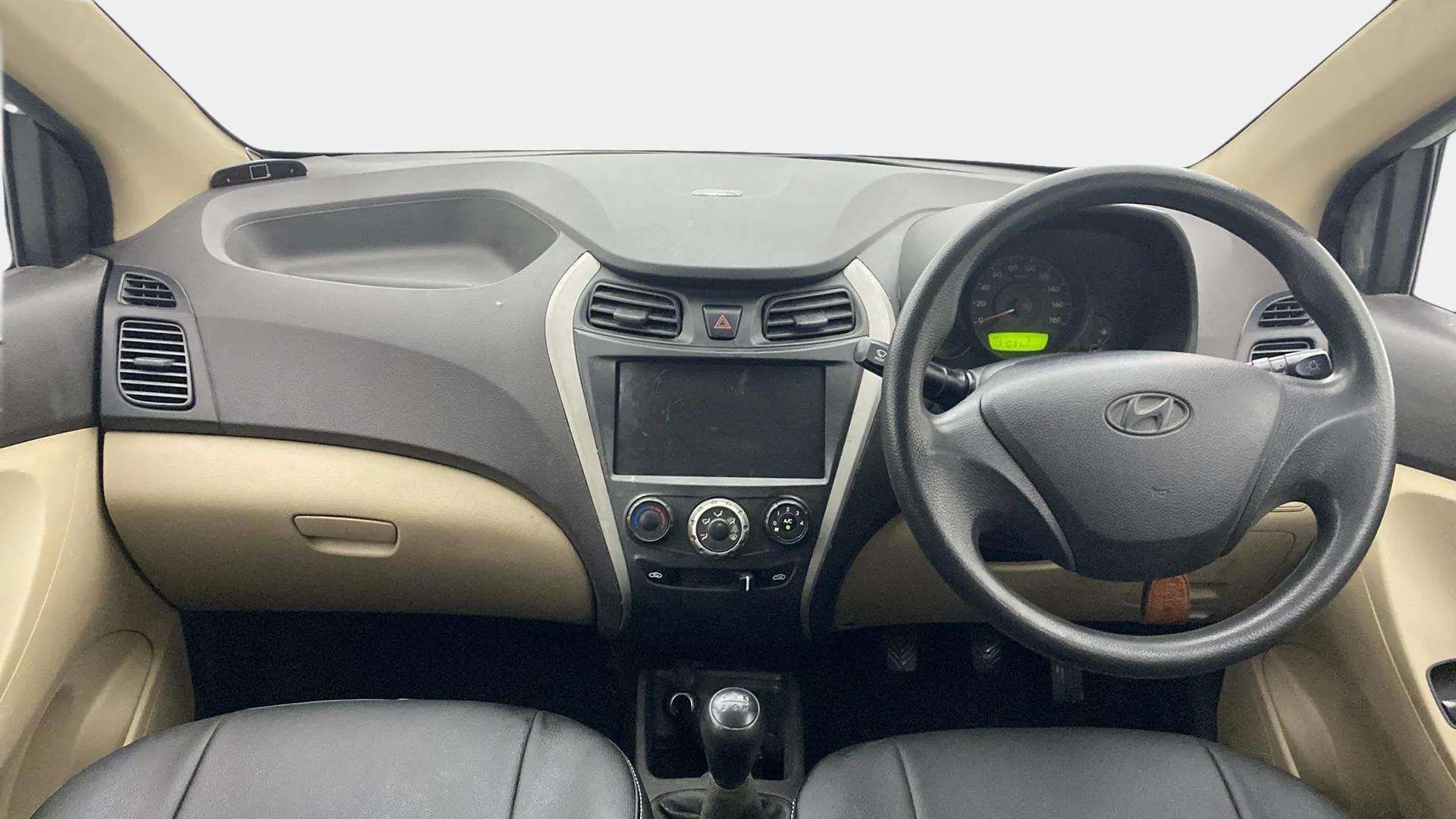 View 2018 Hyundai EON Era Plus Image 15 Used 2018 Hyundai EON Era Plus Image 15
