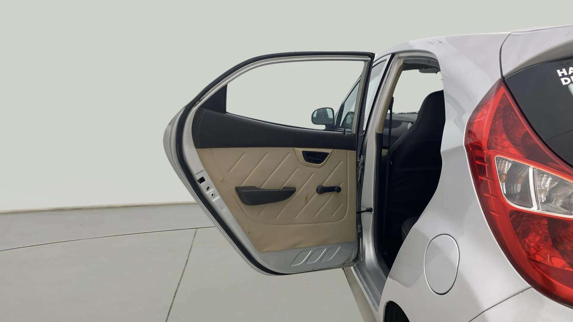 View 2018 Hyundai EON Era Plus Image 21 Used 2018 Hyundai EON Era Plus Image 21