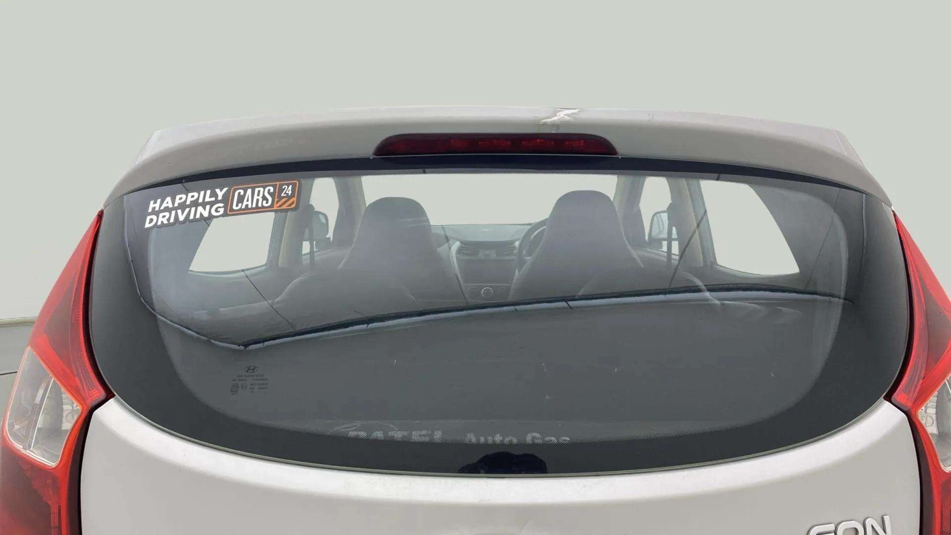 View 2018 Hyundai EON Era Plus Image 4 Used 2018 Hyundai EON Era Plus Image 4