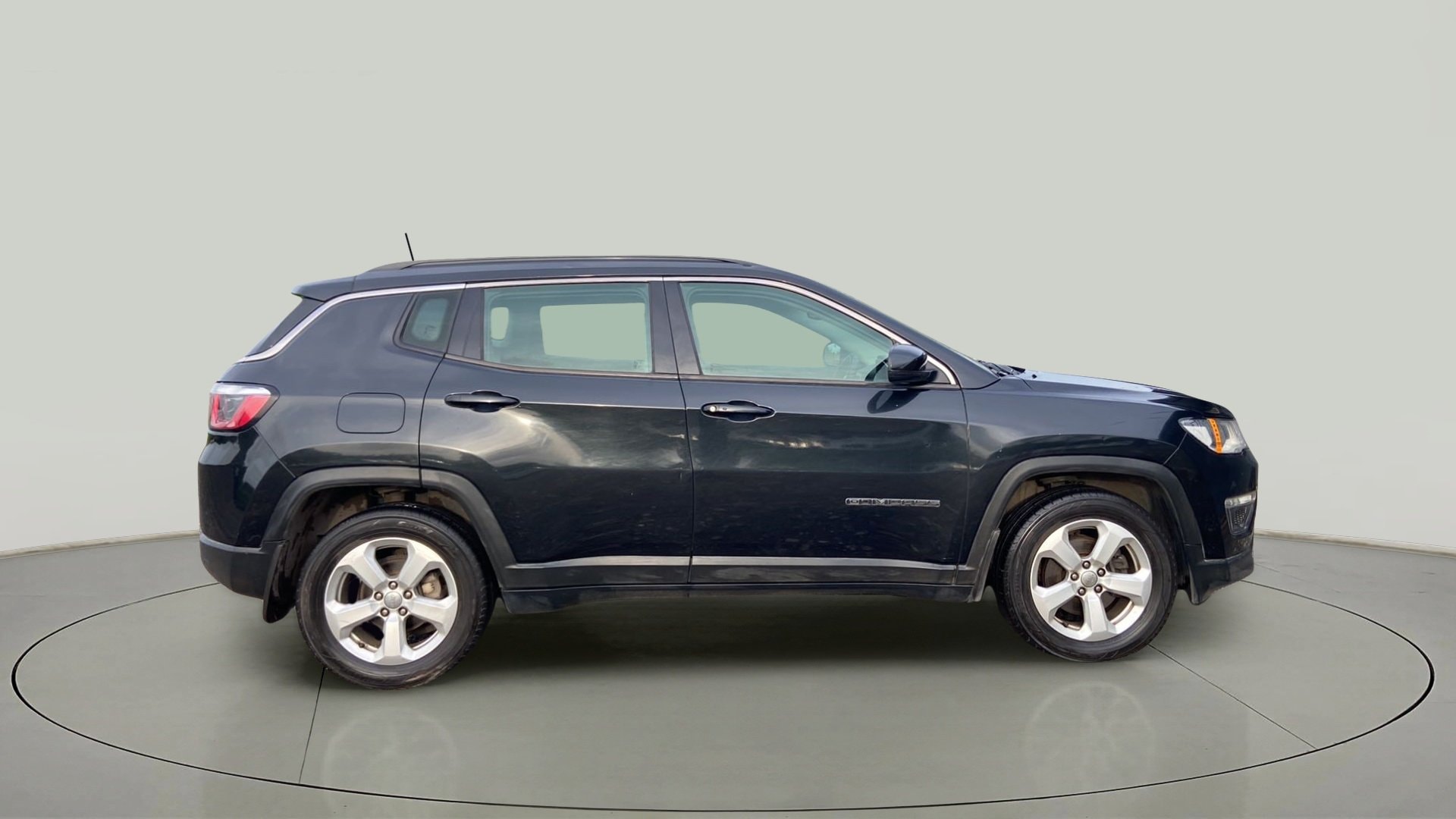 View 2019 Jeep Compass Longitude (O) 2.0 Diesel MT Image 5 Used 2019 Jeep Compass Longitude (O) 2.0 Diesel MT Image 5