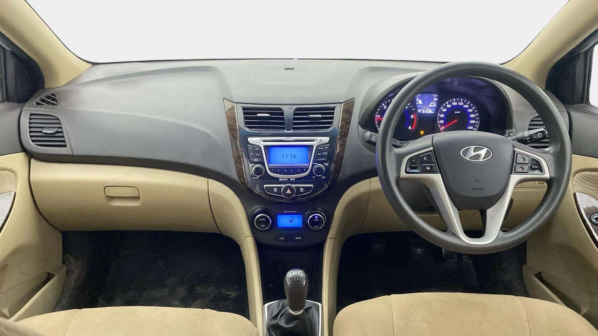View 2013 Hyundai Fluidic Verna 1.6 CRDI EX Image 15 Used 2013 Hyundai Fluidic Verna 1.6 CRDI EX Image 15