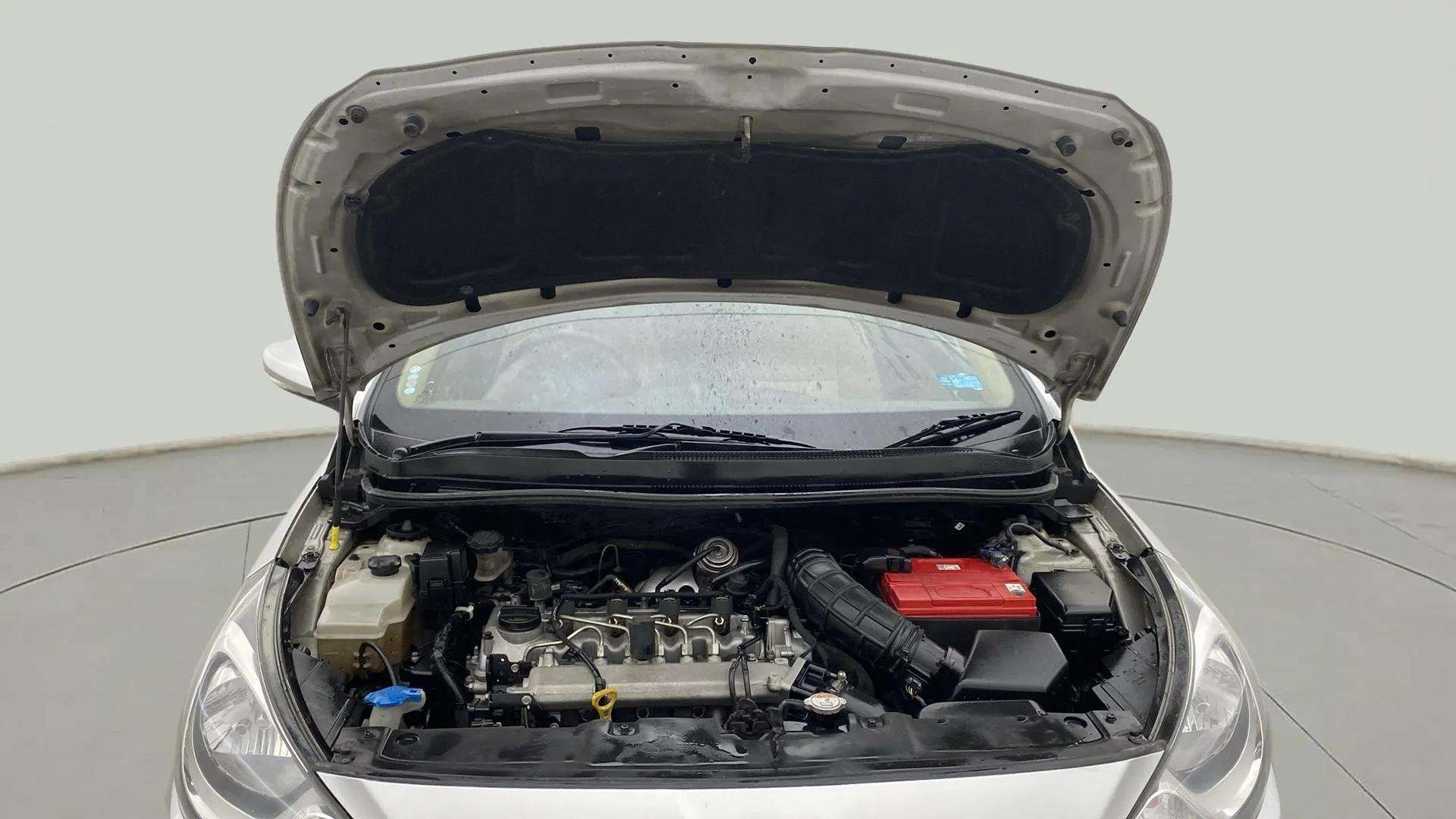 View 2013 Hyundai Fluidic Verna 1.6 CRDI EX Image 30 Used 2013 Hyundai Fluidic Verna 1.6 CRDI EX Image 30