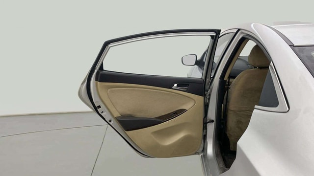 View Hyundai Fluidic Verna Image 21 Used Hyundai Fluidic Verna Image 21