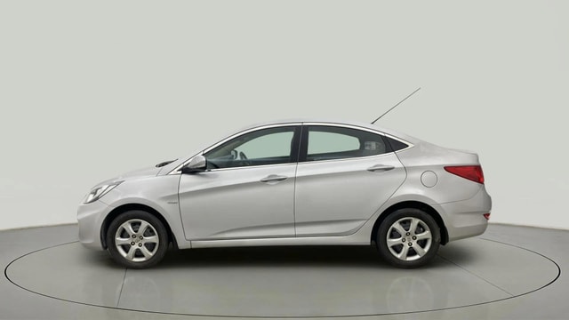 View Hyundai Fluidic Verna Image 5 Used Hyundai Fluidic Verna Image 5