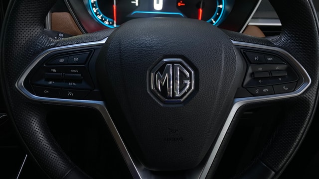 View MG Hector Plus Image 3 Used MG Hector Plus Image 3