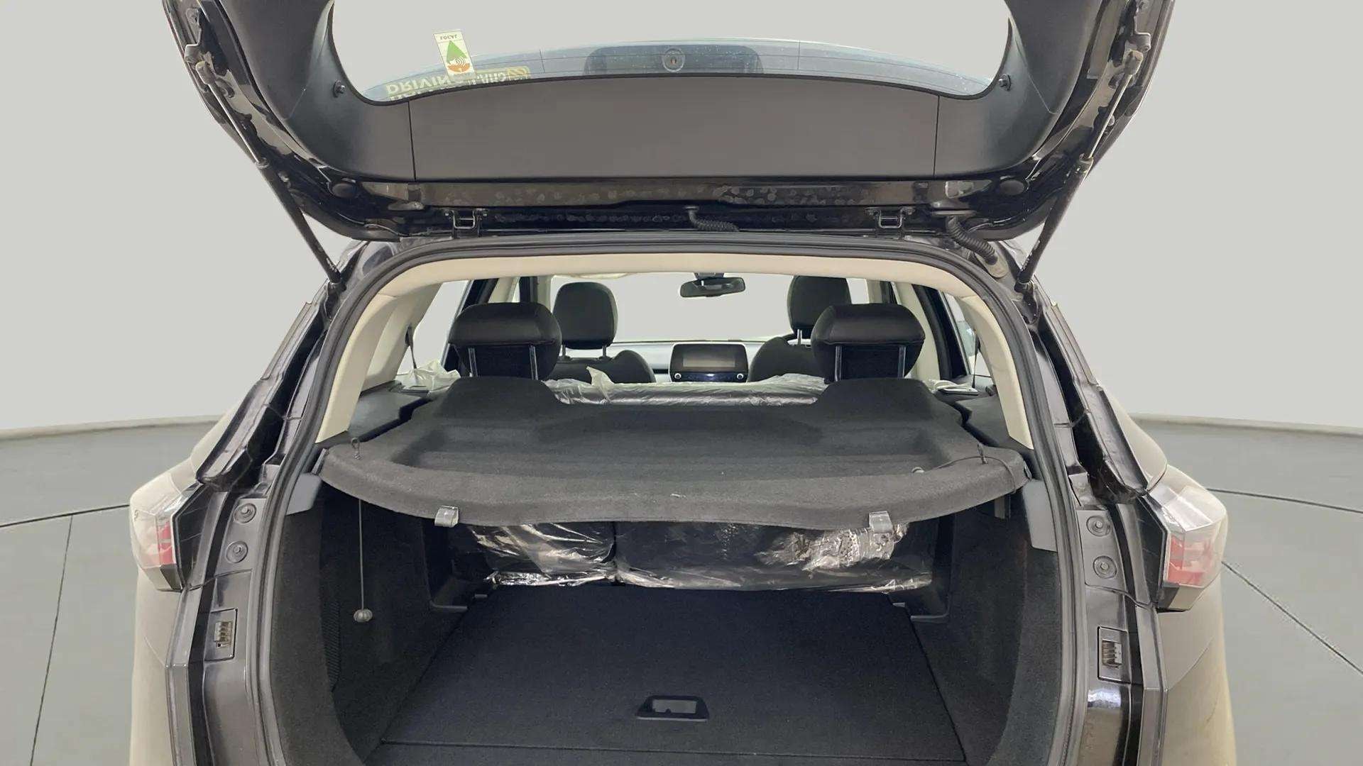 View 2021 Tata Harrier XE Image 10 Used 2021 Tata Harrier XE Image 10