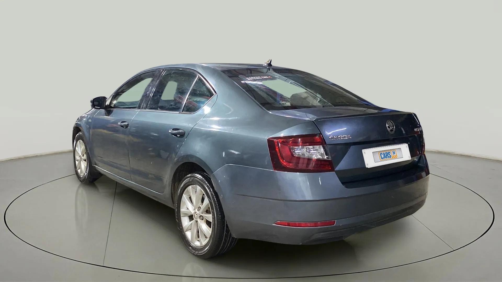 View 2018 Skoda Octavia 1.8 Style Plus TSI AT Image 2 Used 2018 Skoda Octavia 1.8 Style Plus TSI AT Image 2