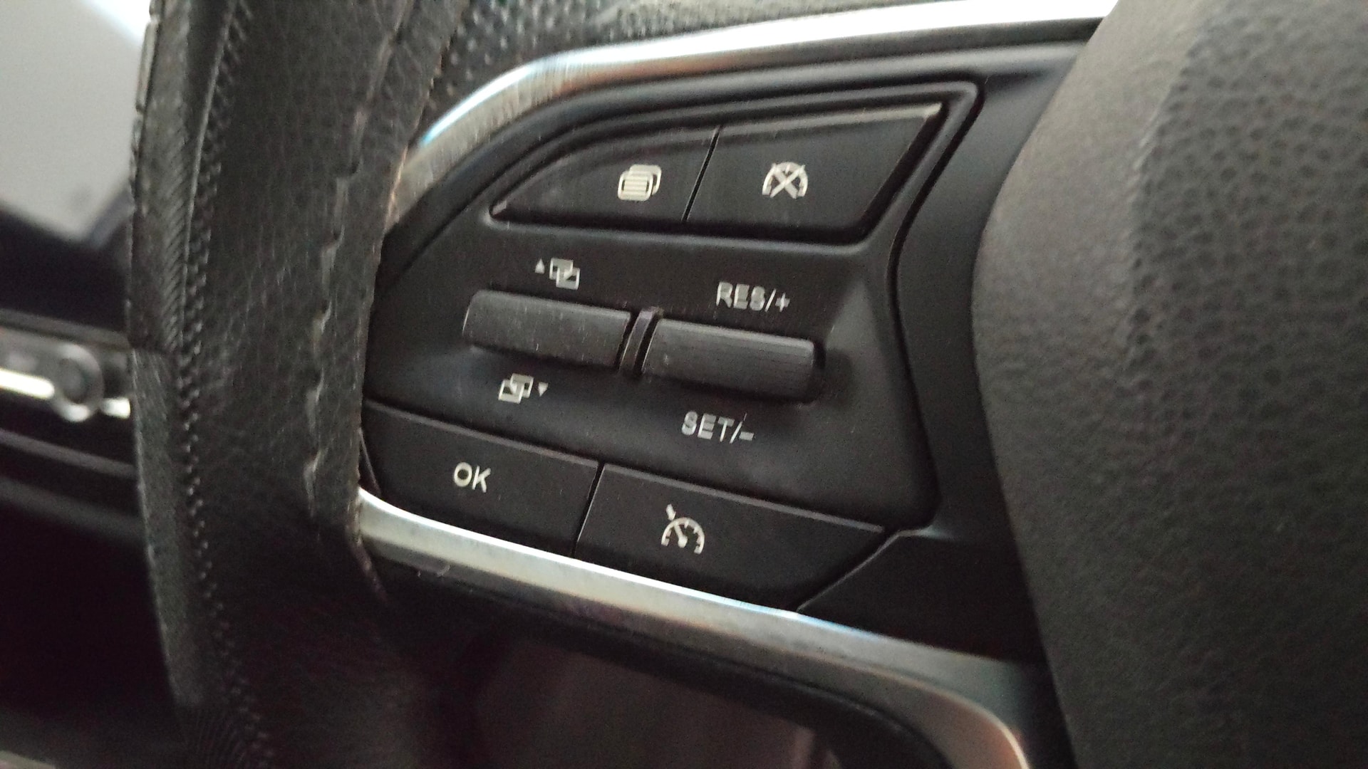 View 2019 MG Hector Sharp Petrol BS IV Image 3 Used 2019 MG Hector Sharp Petrol BS IV Image 3