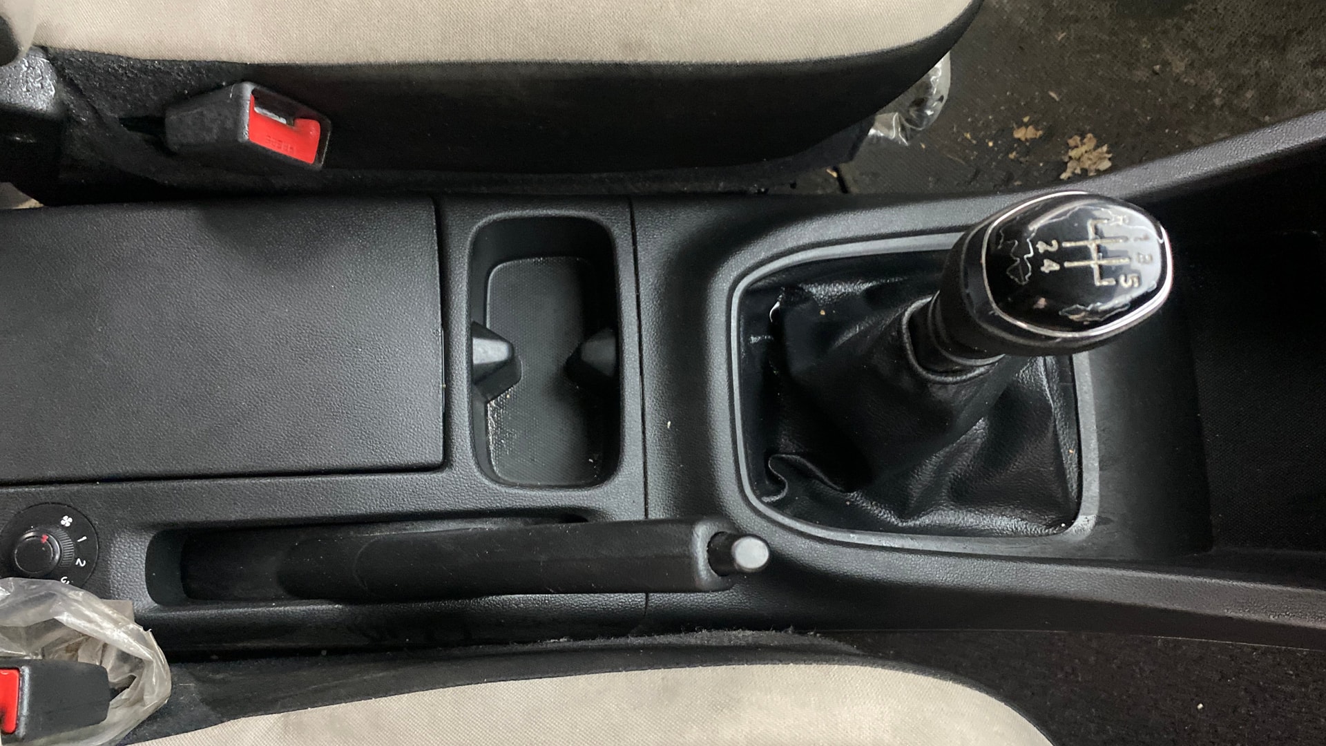View 2019 Renault Triber RXT Image 37 Used 2019 Renault Triber RXT Image 37