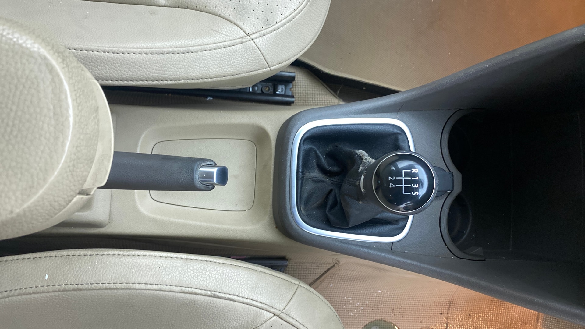 View 2016 Volkswagen Vento 1.2 L TSI Comfortline Petrol AT Image 39 Used 2016 Volkswagen Vento 1.2 L TSI Comfortline Petrol AT Image 39