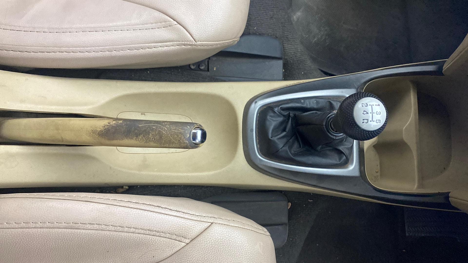 View 2013 Honda City ZX MT Diesel Anniversary Edition Image 39 Used 2013 Honda City ZX MT Diesel Anniversary Edition Image 39