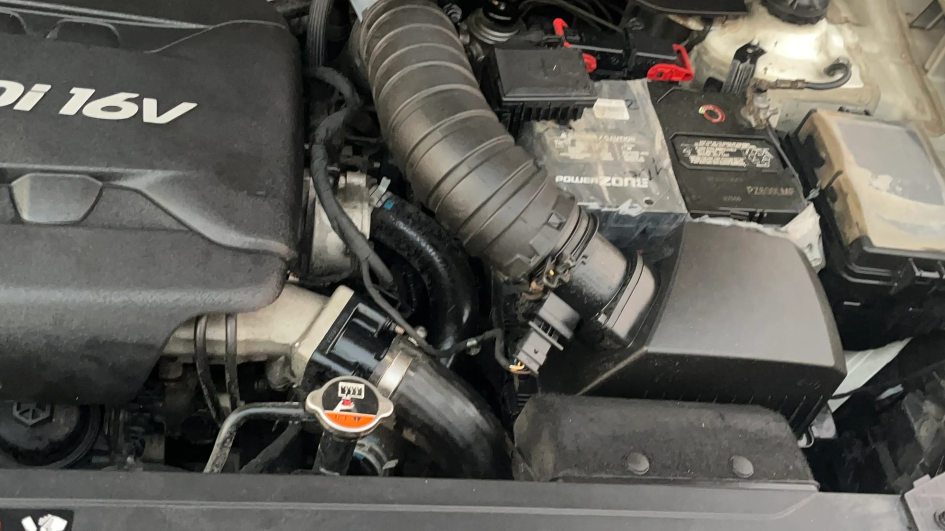 View 2019 Hyundai Venue SX 1.4 Diesel Dual Tone BS IV Image 13 Used 2019 Hyundai Venue SX 1.4 Diesel Dual Tone BS IV Image 13
