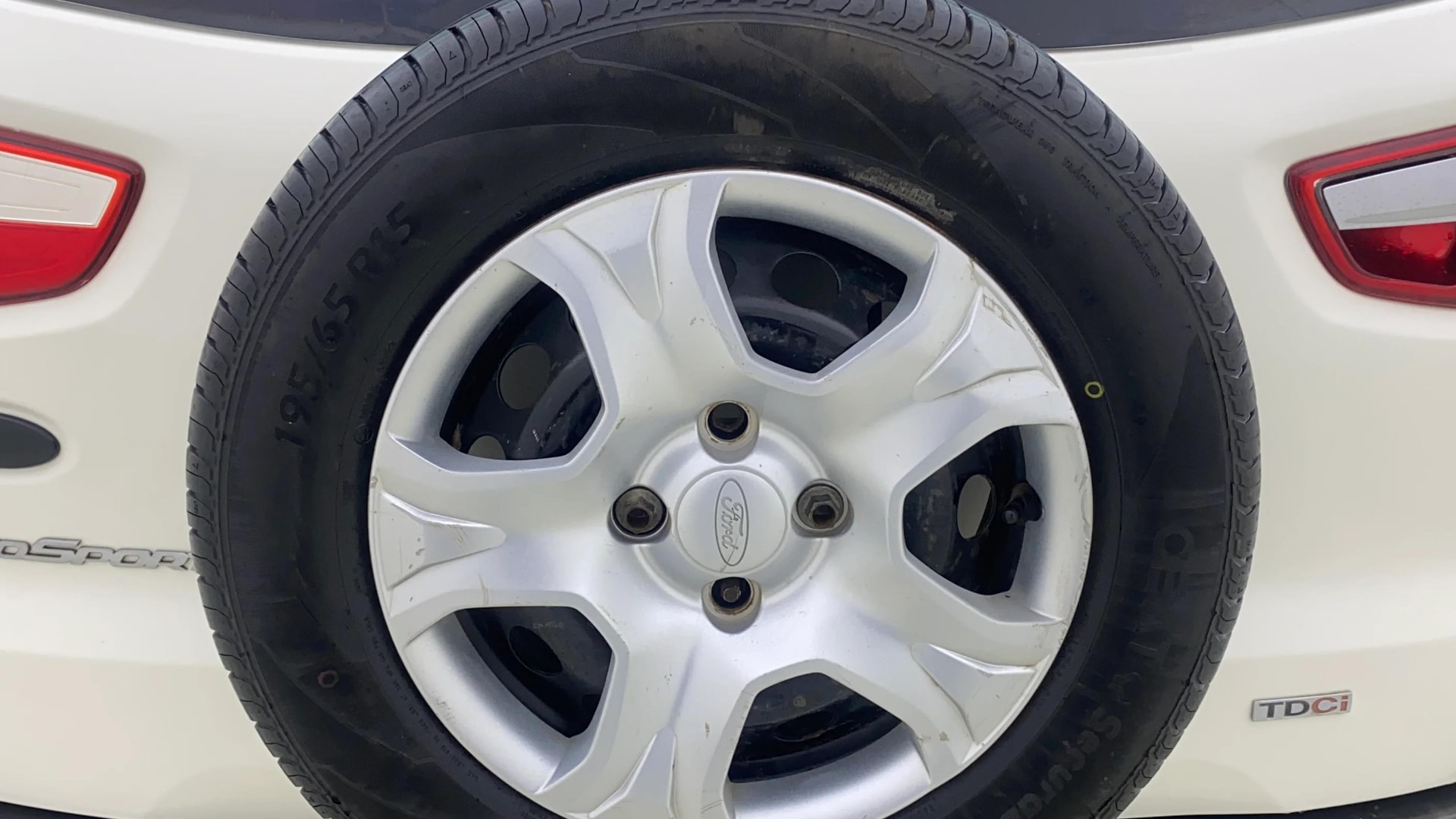 View 2017 Ford EcoSport 1.5 TDCi Diesel Ambiente BS IV Image 24 Used 2017 Ford EcoSport 1.5 TDCi Diesel Ambiente BS IV Image 24