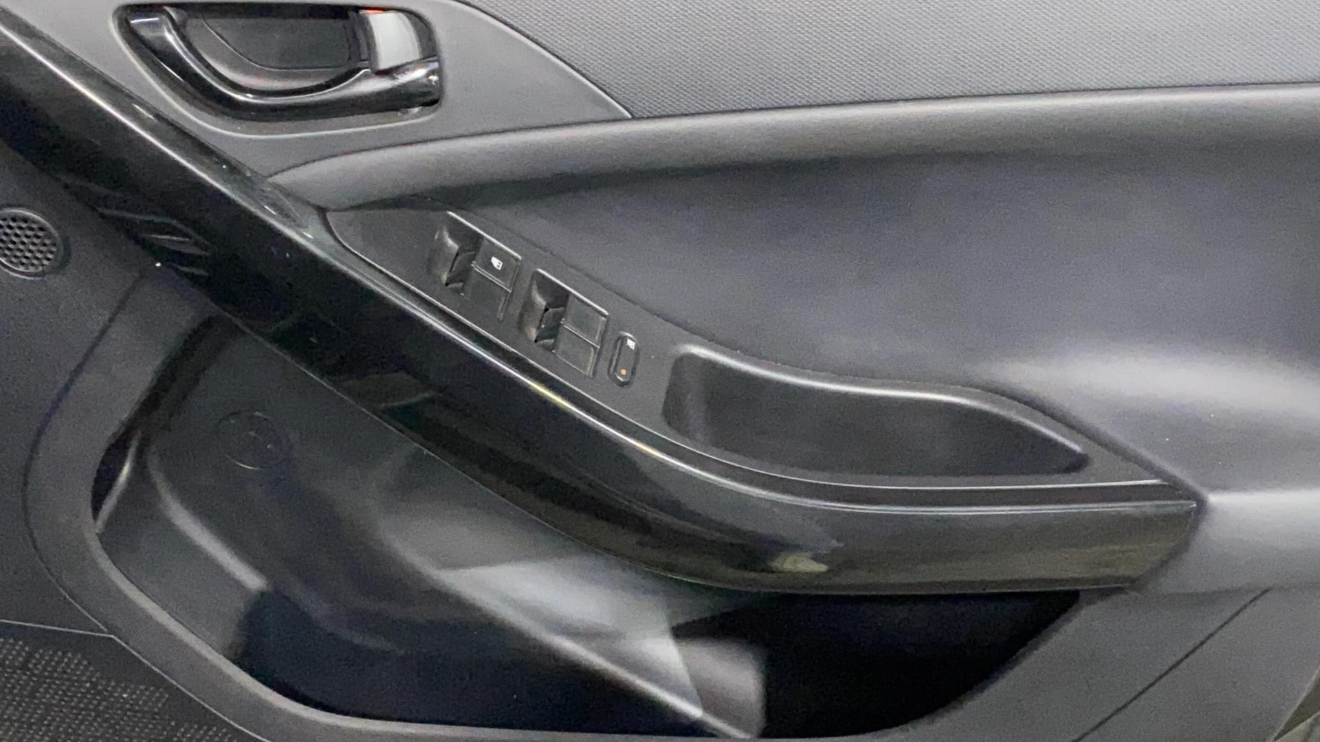 View 2024 Tata Nexon Revotron XE Image 33 Used 2024 Tata Nexon Revotron XE Image 33