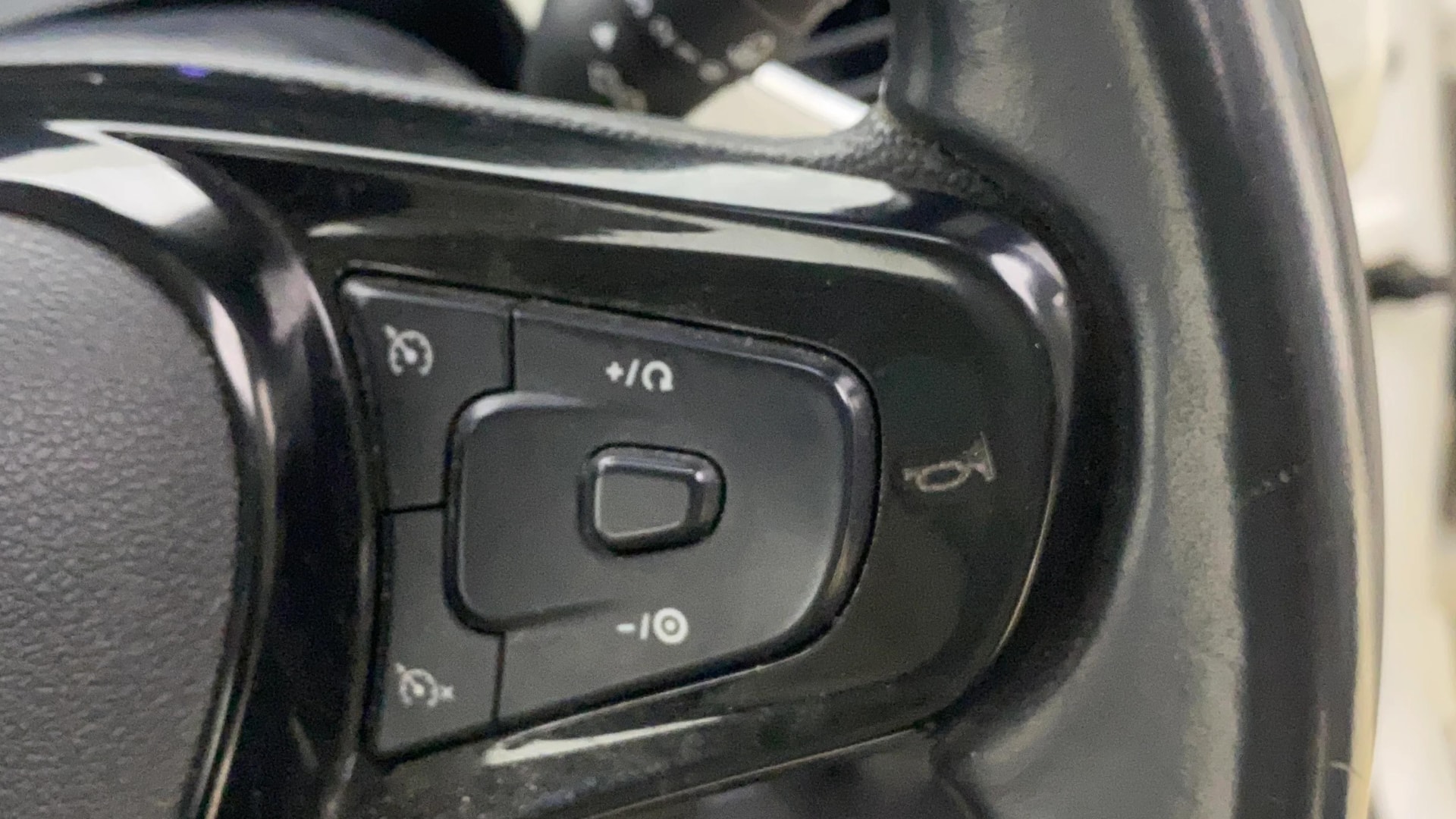 View 2023 Tata Nexon Revotron XE Image 3 Used 2023 Tata Nexon Revotron XE Image 3