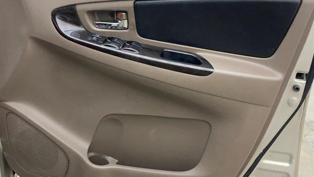 View Toyota Innova Image 34 Used Toyota Innova Image 34