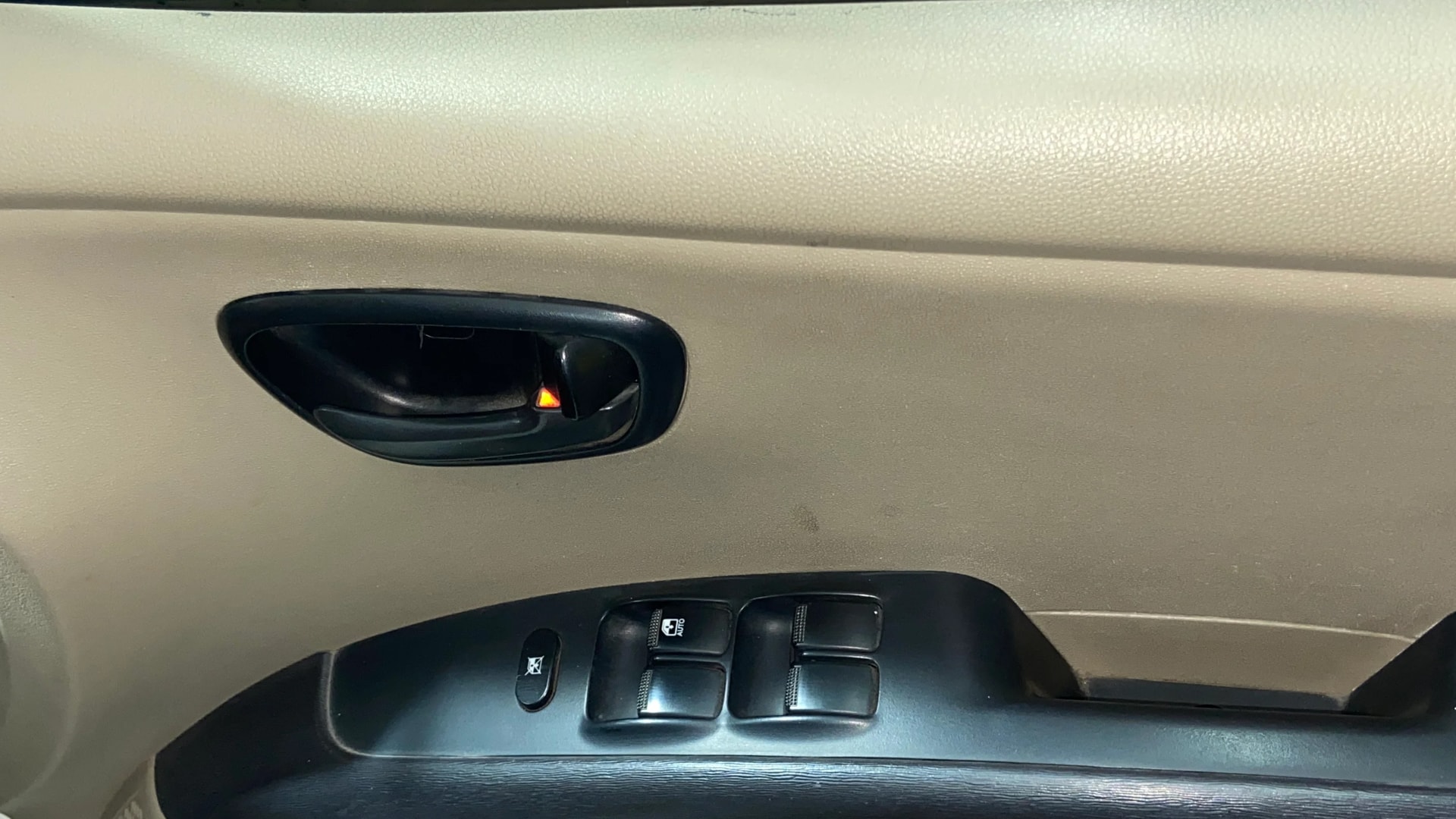 View 2015 Hyundai i10 1.1 Magna Image 32 Used 2015 Hyundai i10 1.1 Magna Image 32