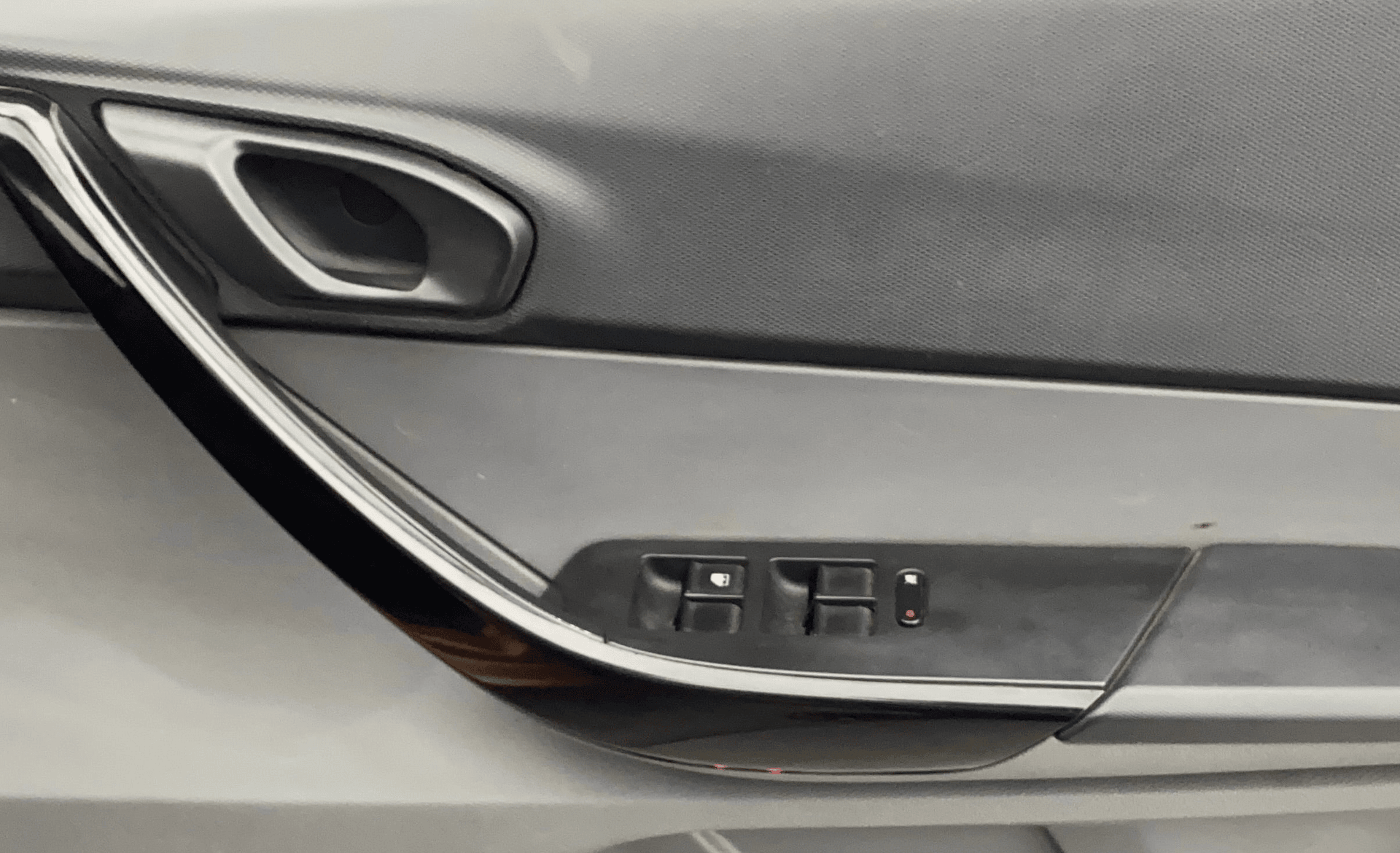 View 2018 Tata Tigor XE Diesel Image 33 Used 2018 Tata Tigor XE Diesel Image 33