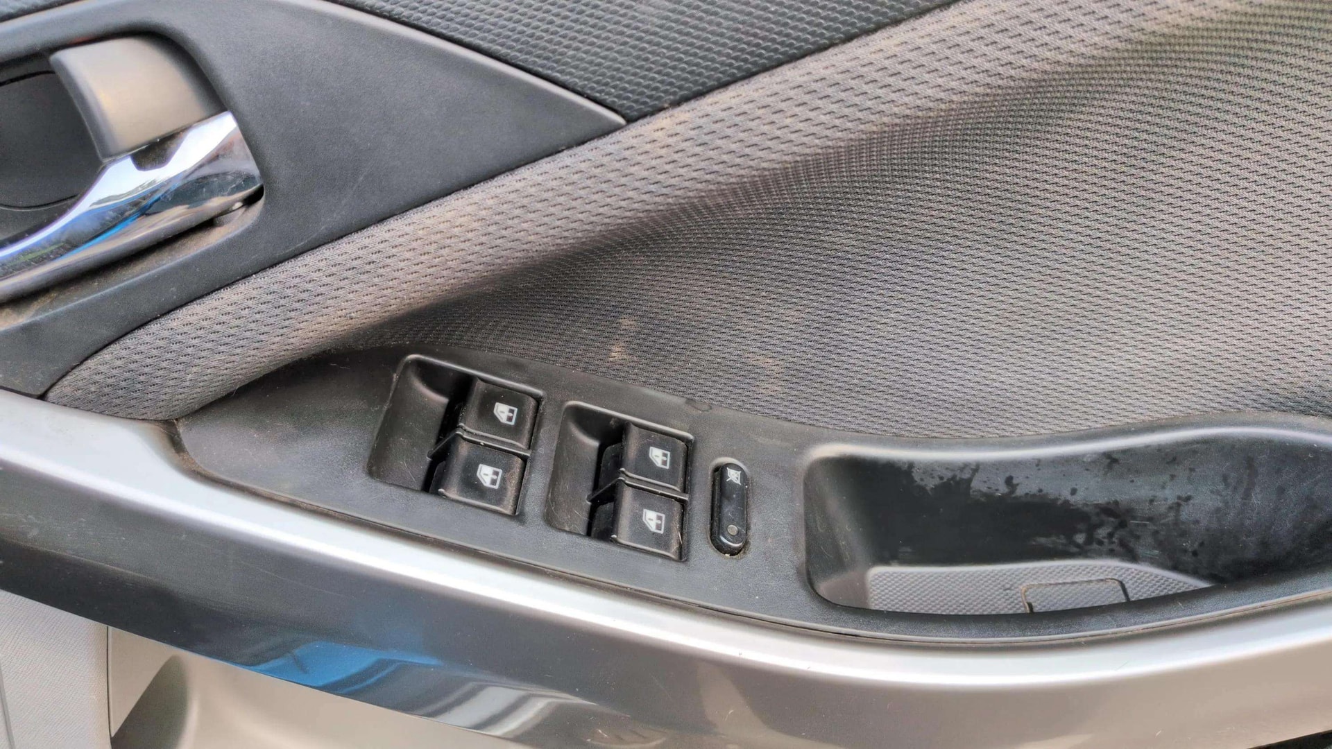 View 2017 Tata Nexon Revotorq XZ Plus Dual Tone Image 26 Used 2017 Tata Nexon Revotorq XZ Plus Dual Tone Image 26